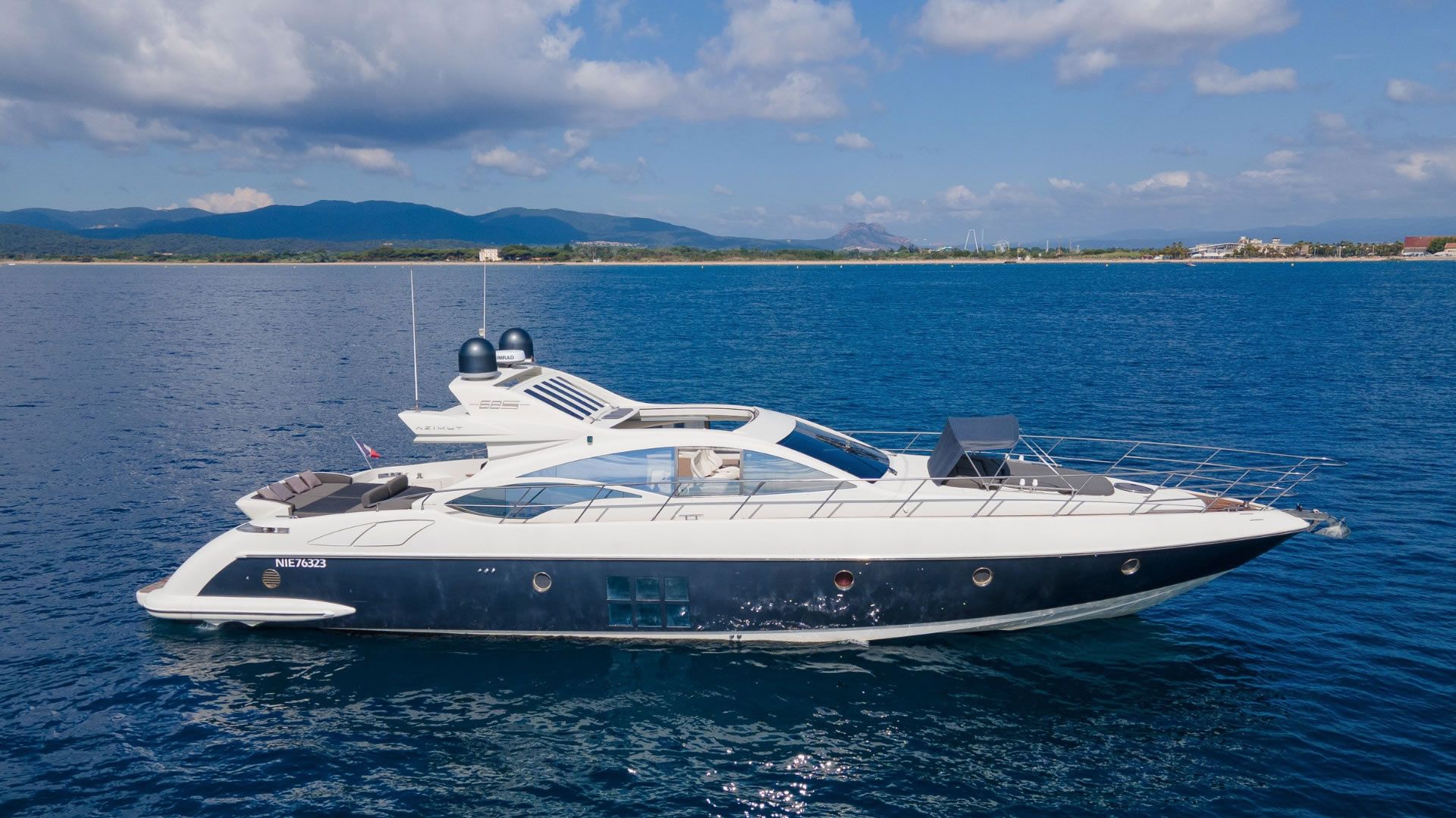 Location yachts AZIMUT 68S
