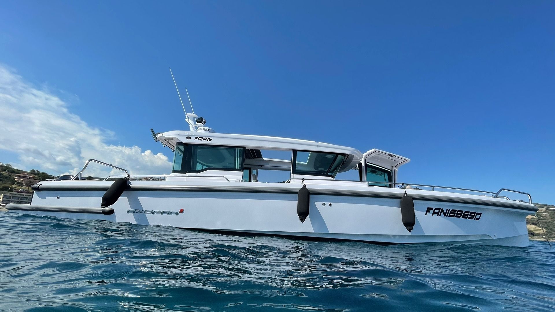 Location yachts Axopar 37XC
