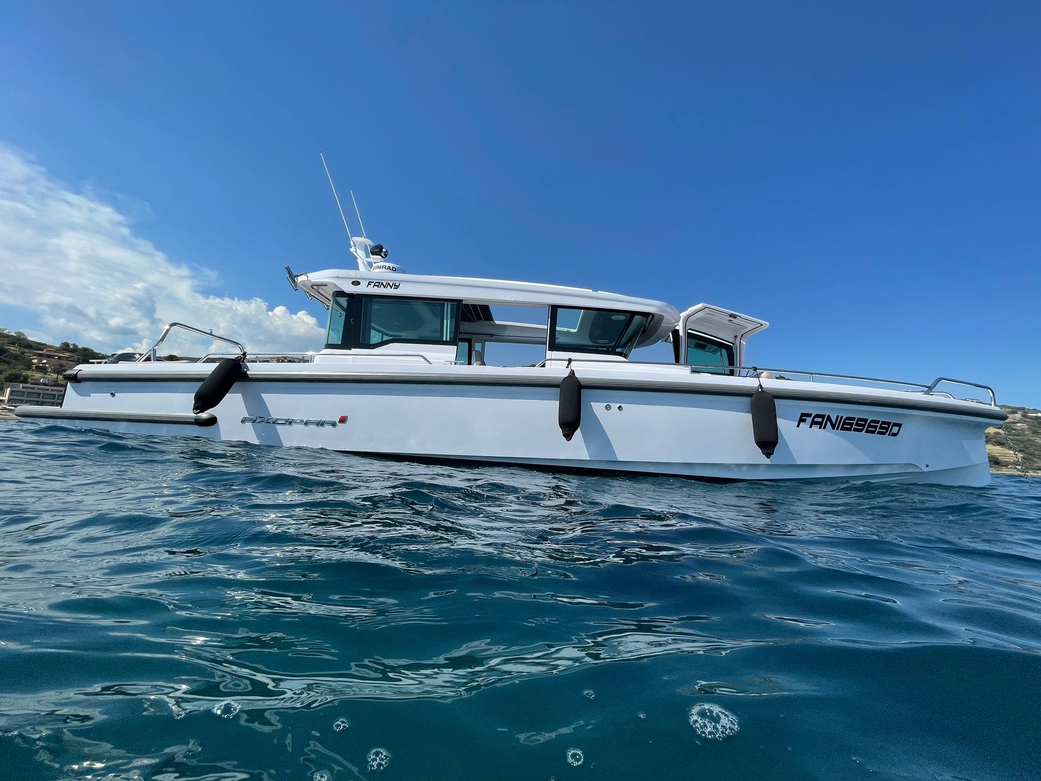 Location yachts Axopar 37XC