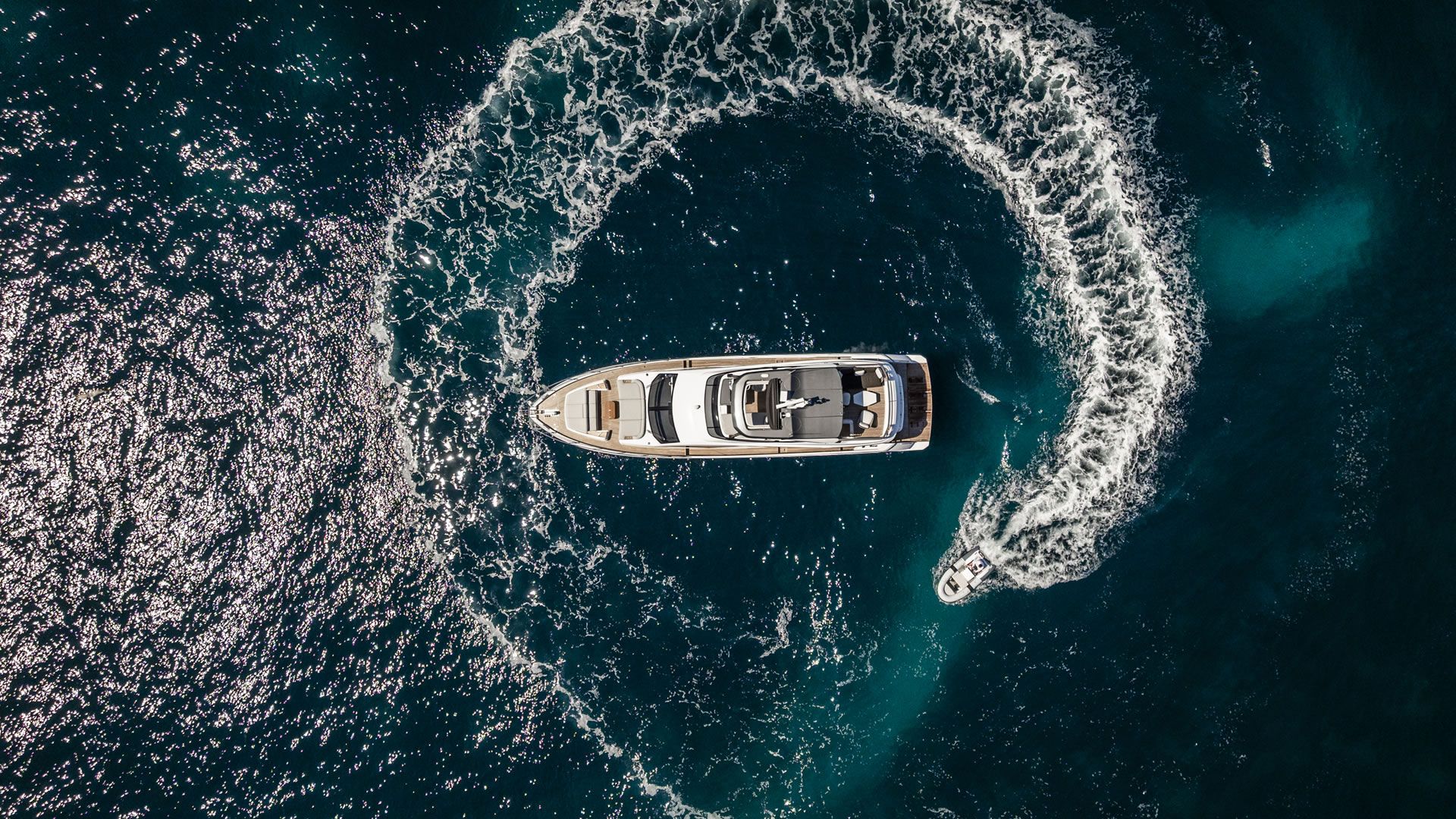 Rental rental AZIMUT 68 FLY