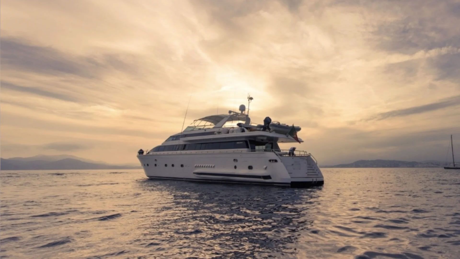 Yachts charter Versilcraft 98