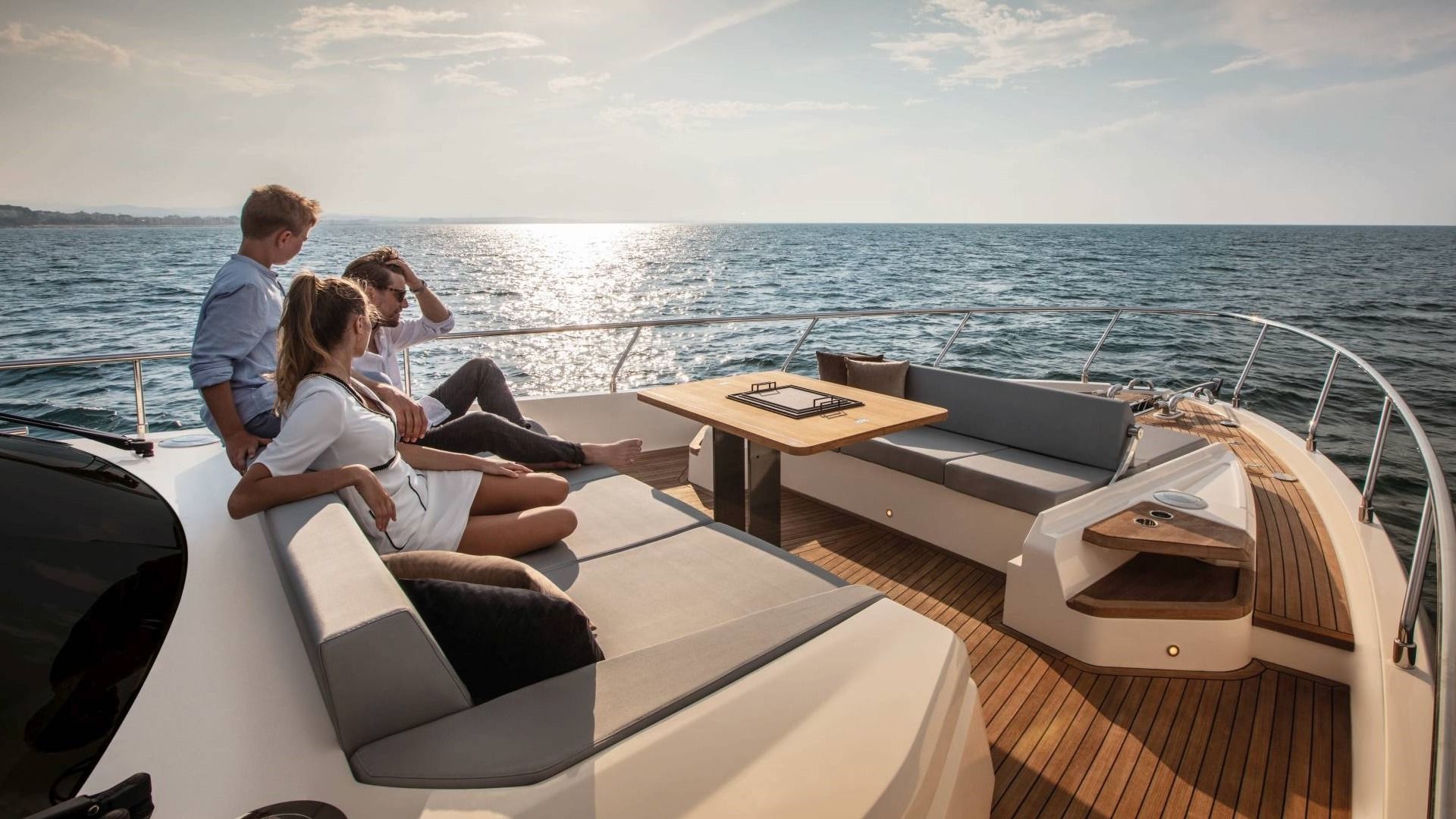 Rental rental Ferretti 720