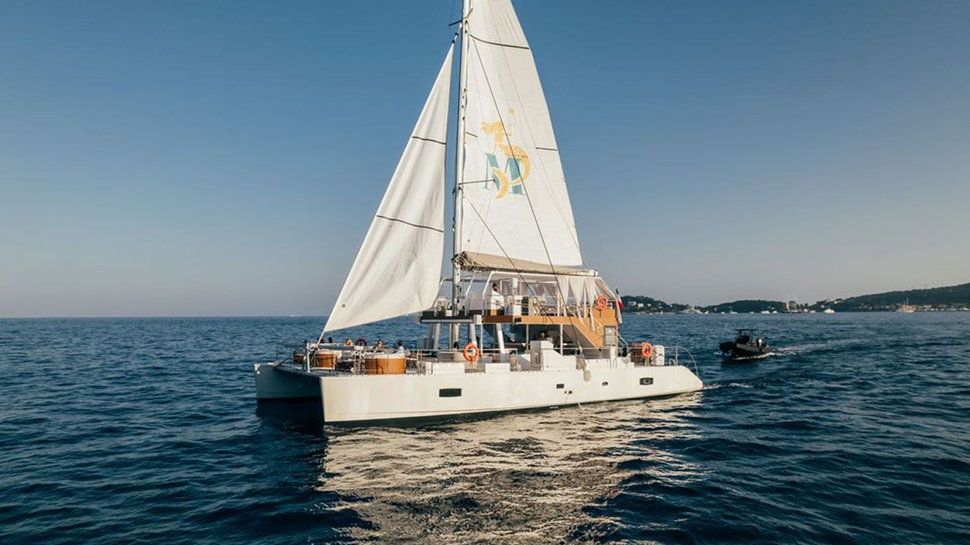 Location location CATAMARAN XT 68