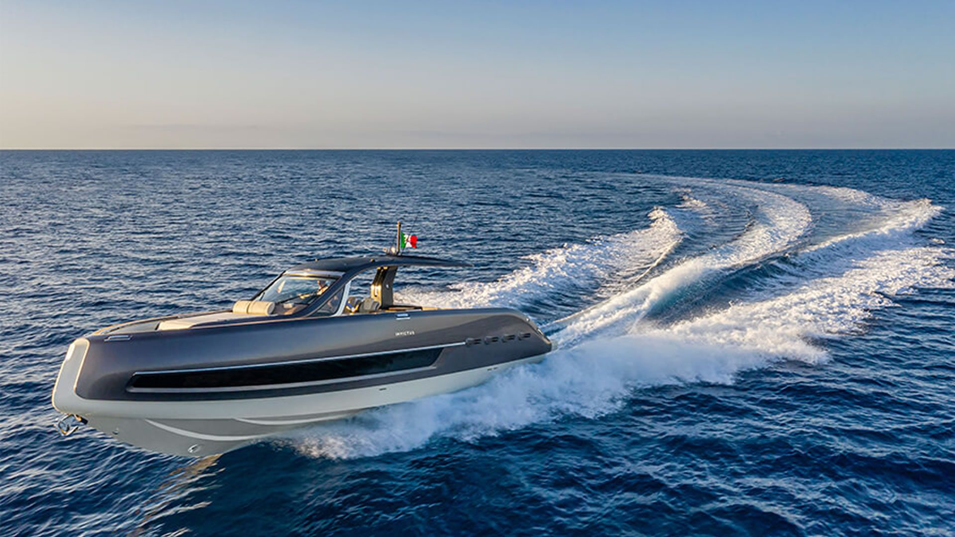 Location location Invictus 460 TT avec stabilisateur