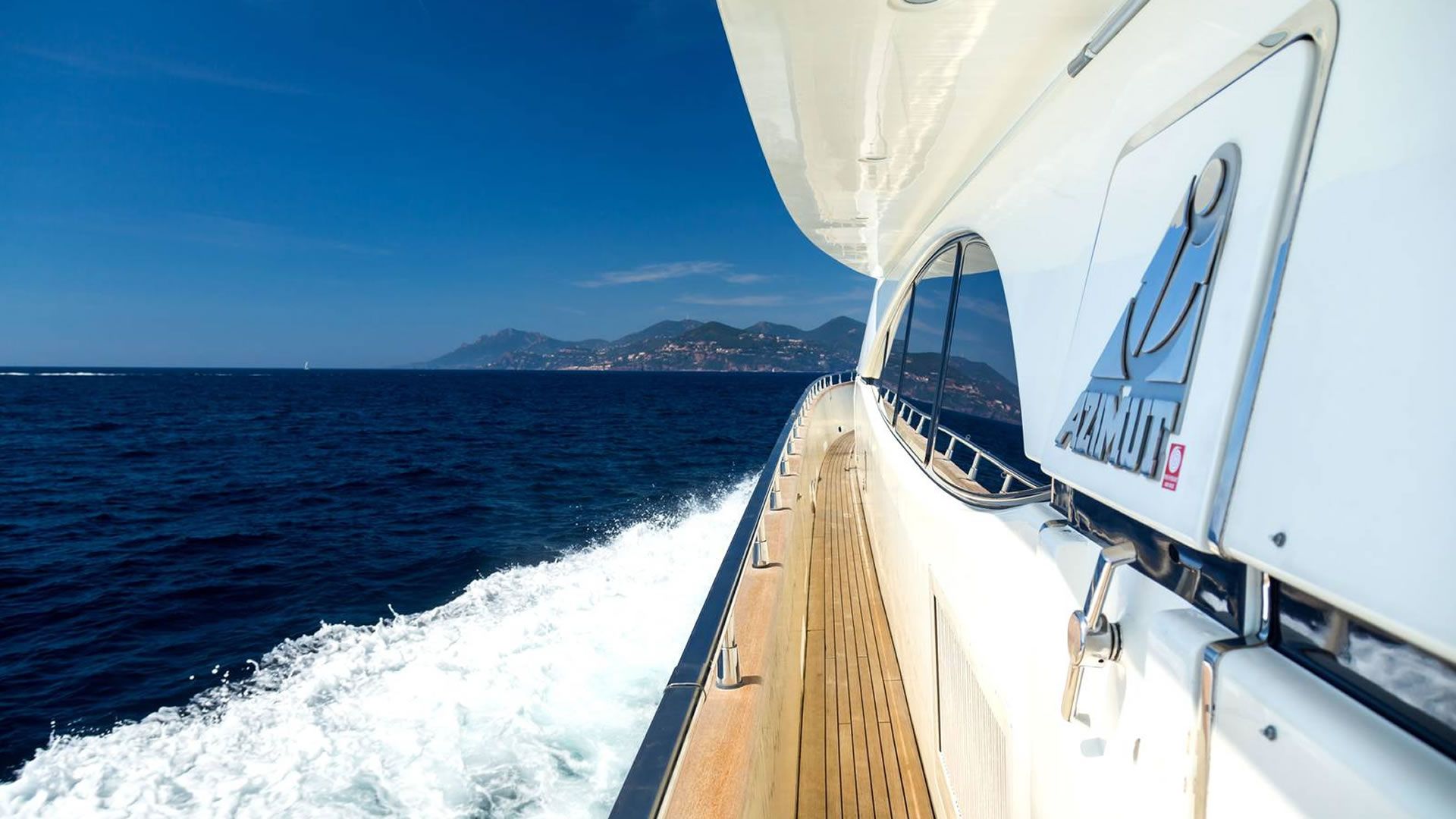 Location yachts AZIMUT 100