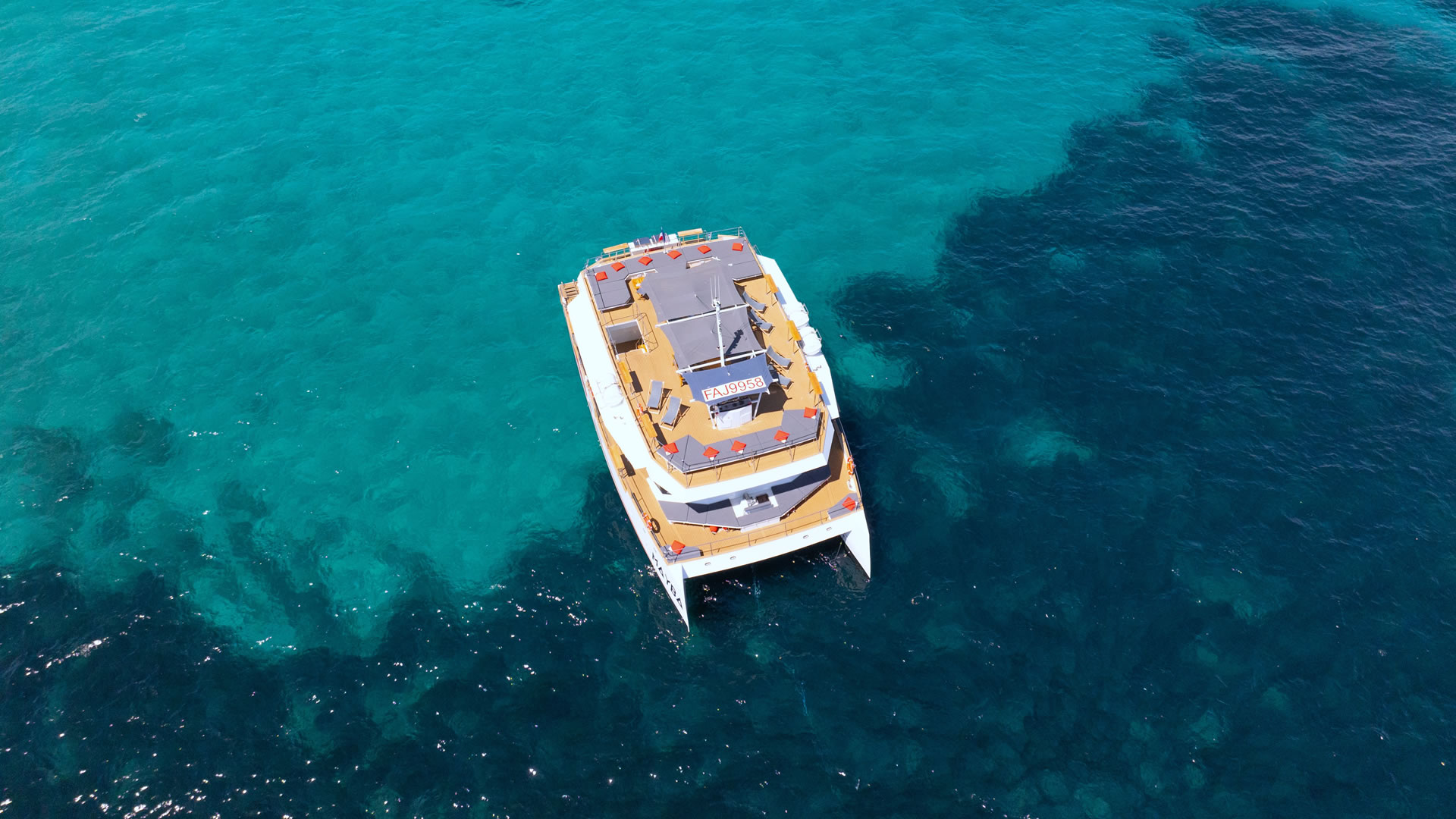 Catamarans rental CATAMARAN XT 200