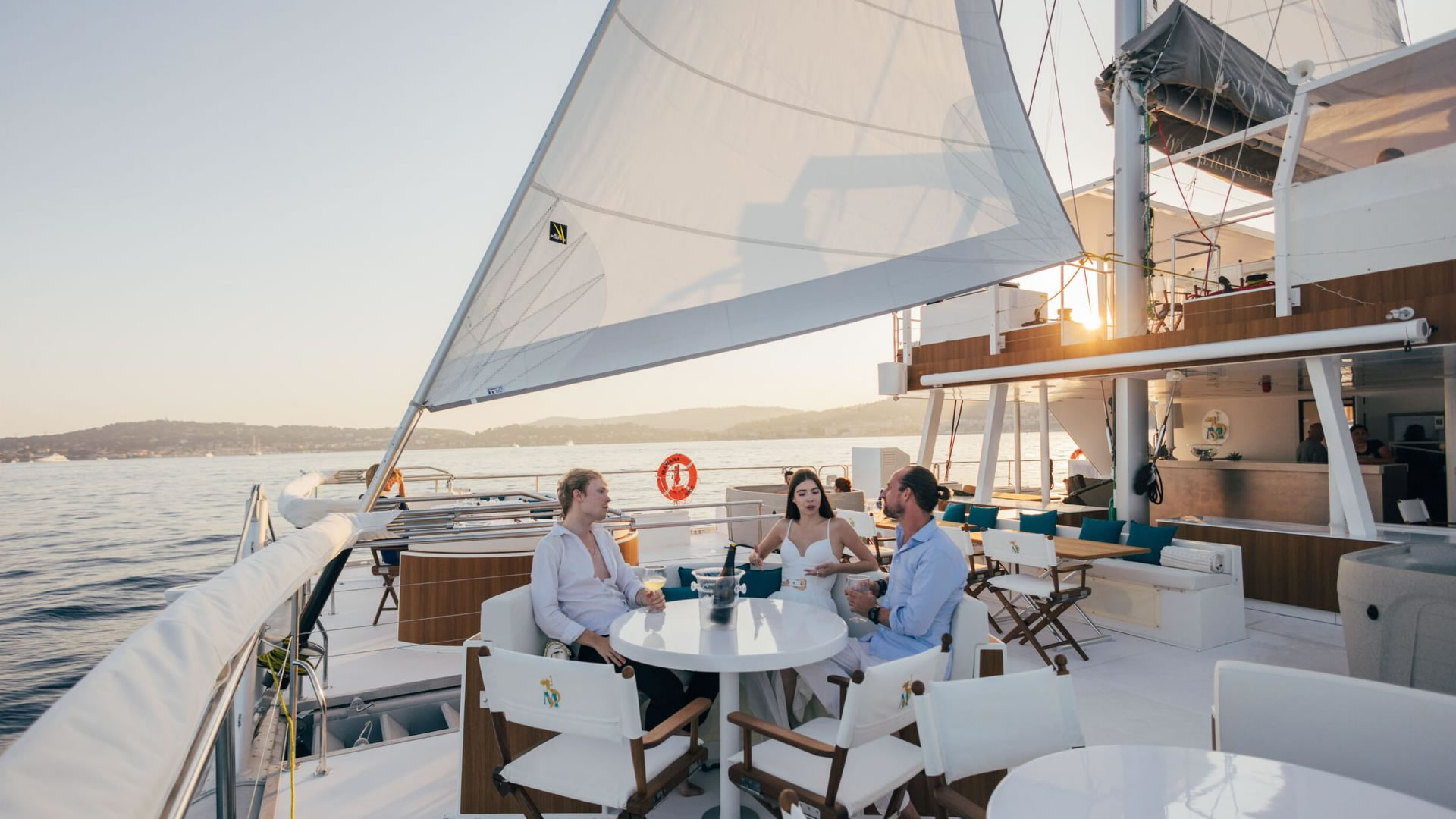 Rental rental CATAMARAN XT 68
