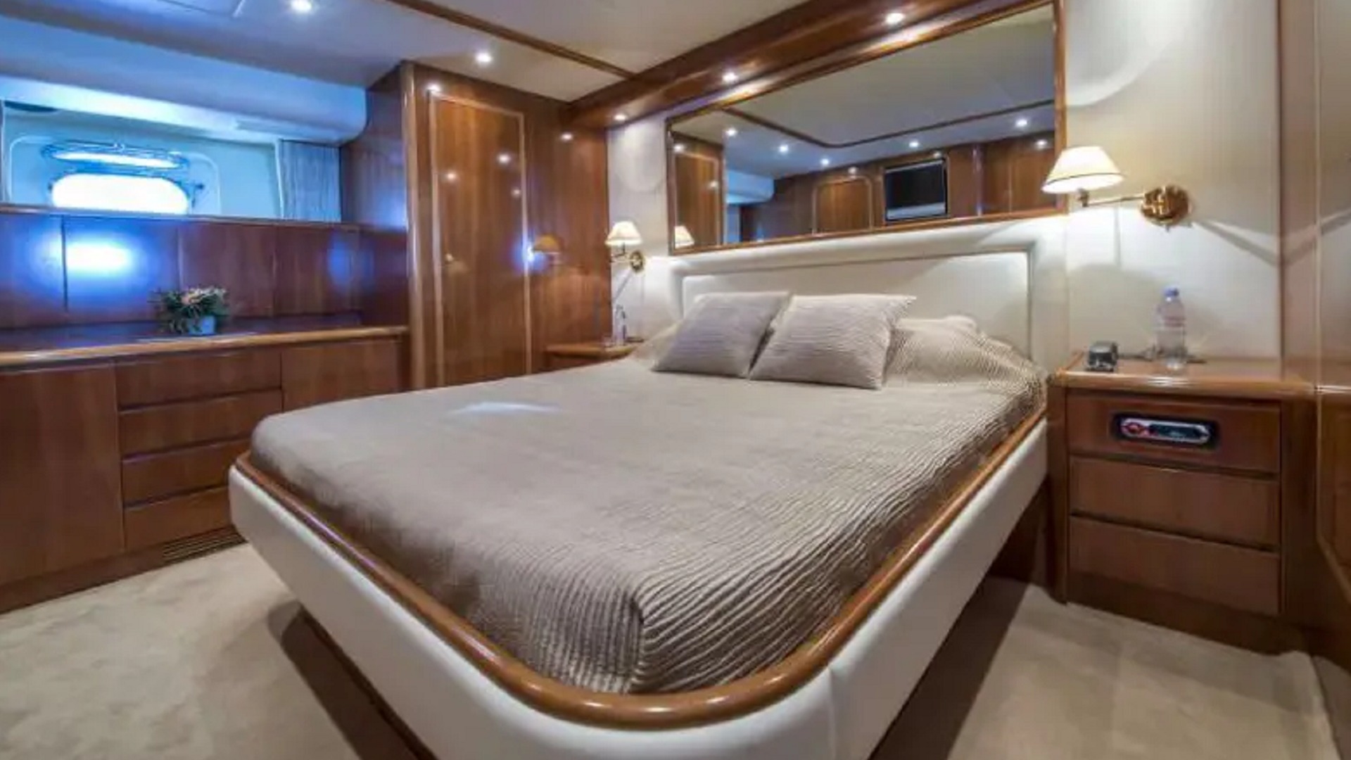 Location location FALCON 86