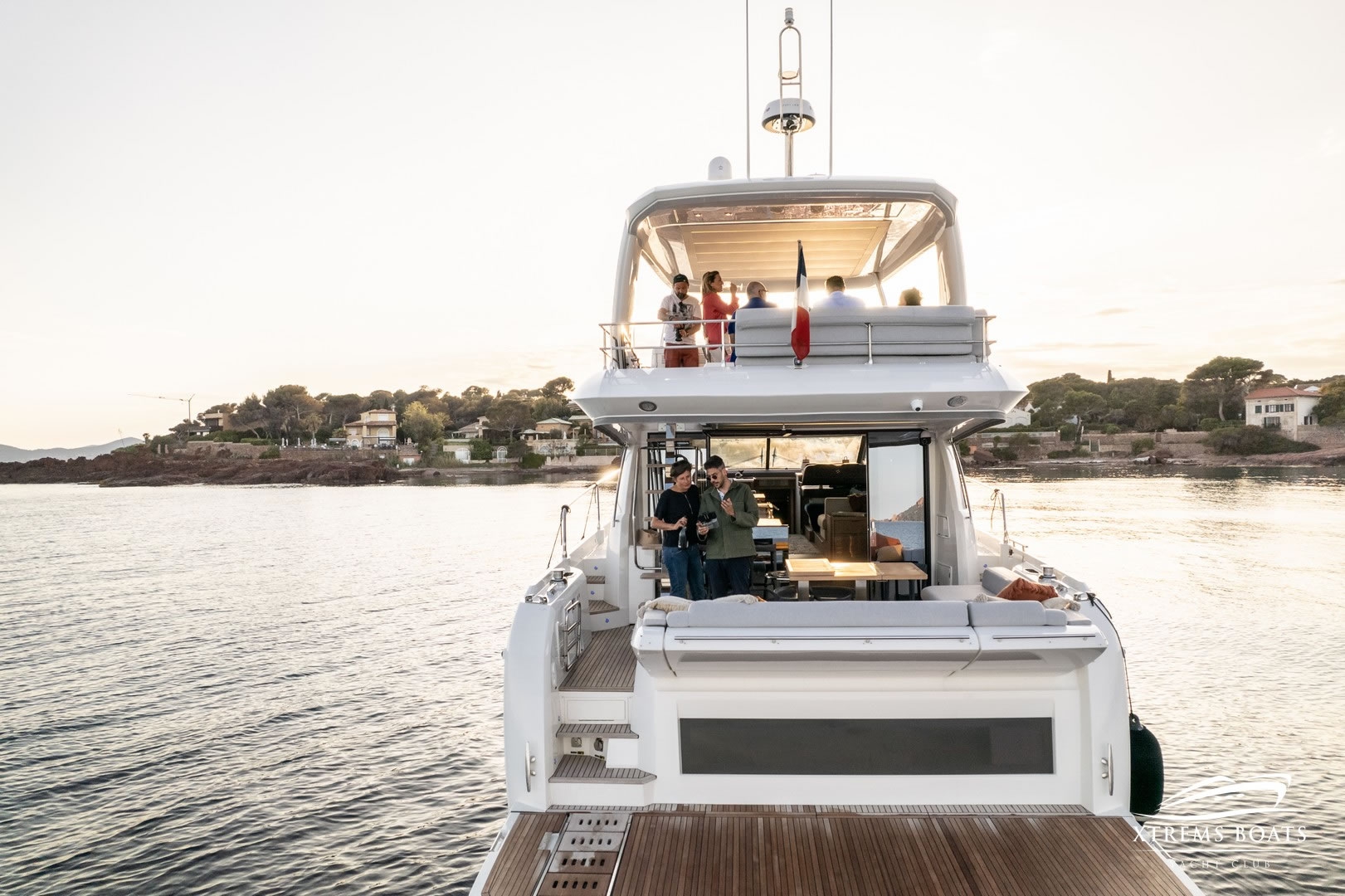 Yachts charter Jeanneau Prestige Fly 590