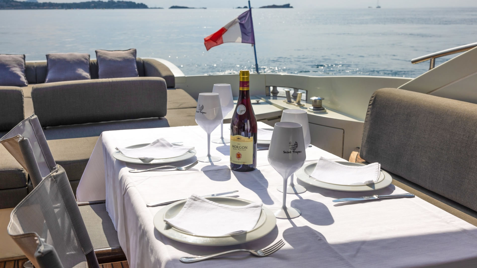 Location yachts AZIMUT 68S