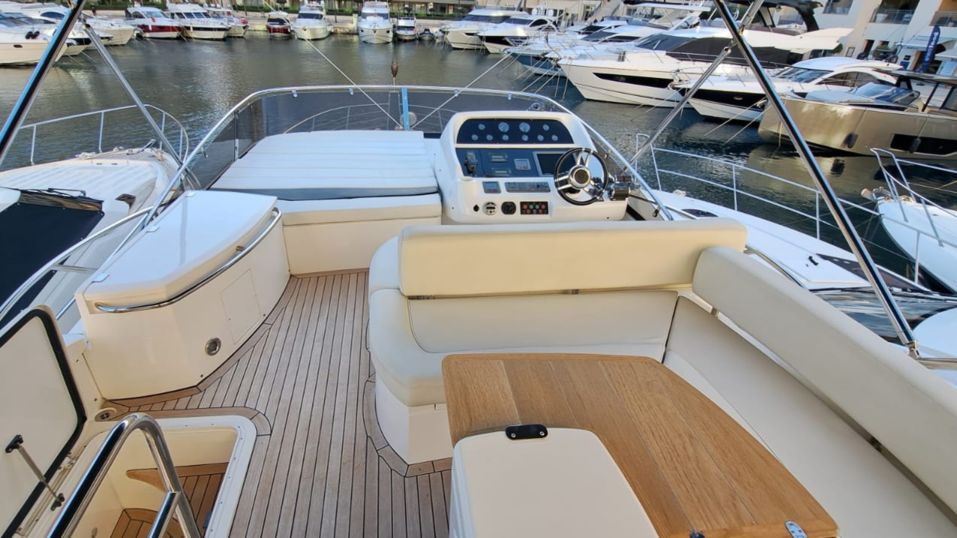 Location location SUNSEEKER MANHATTAN 56 AVEC STABILISATEUR