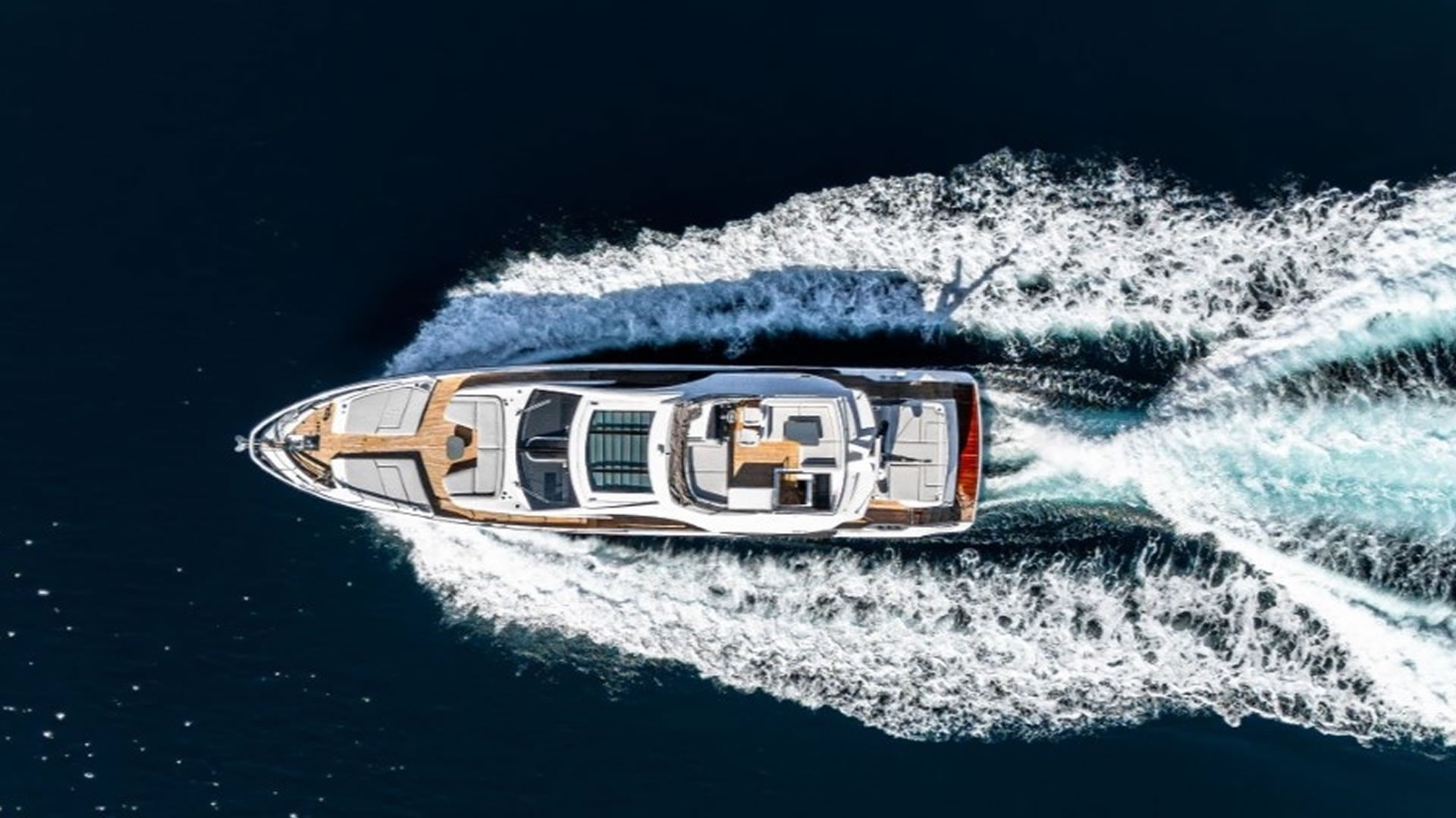Location location AZIMUT S8