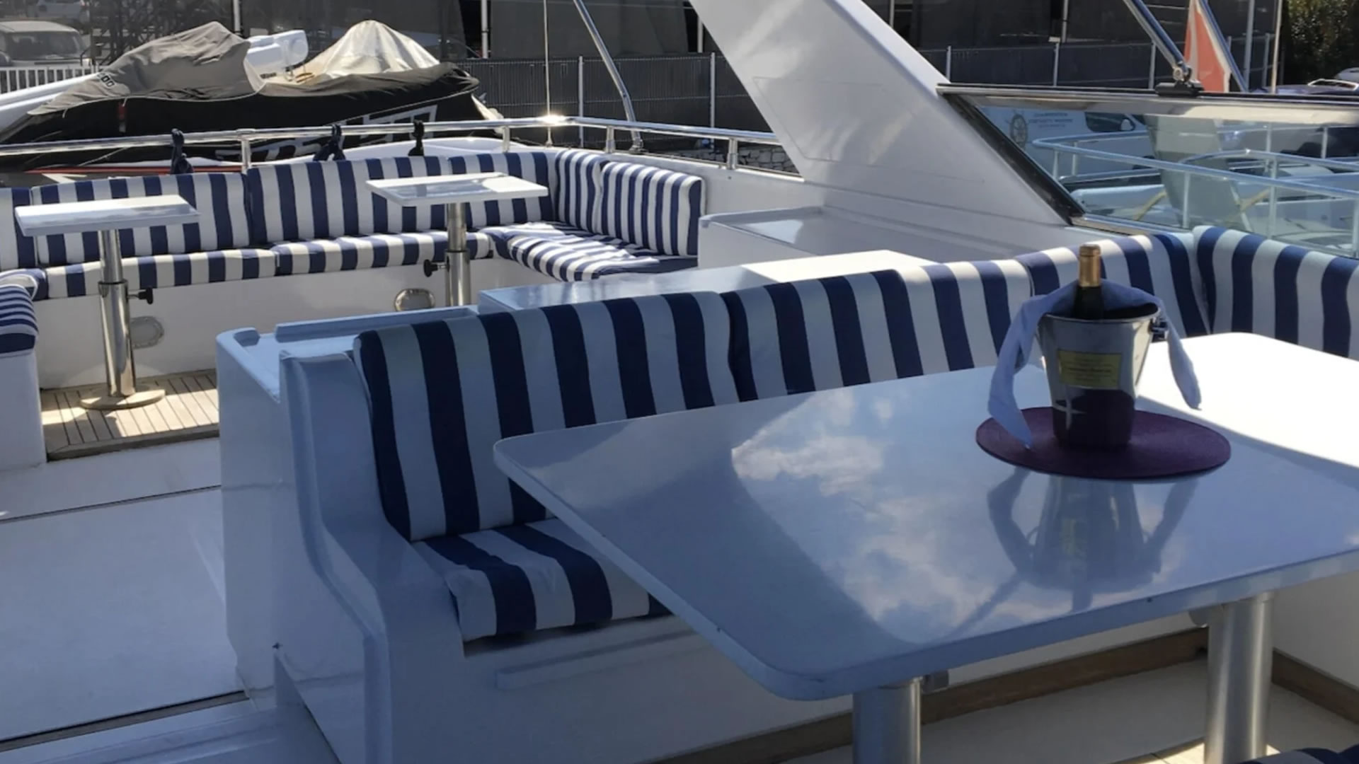 Location yachts Versilcraft 98