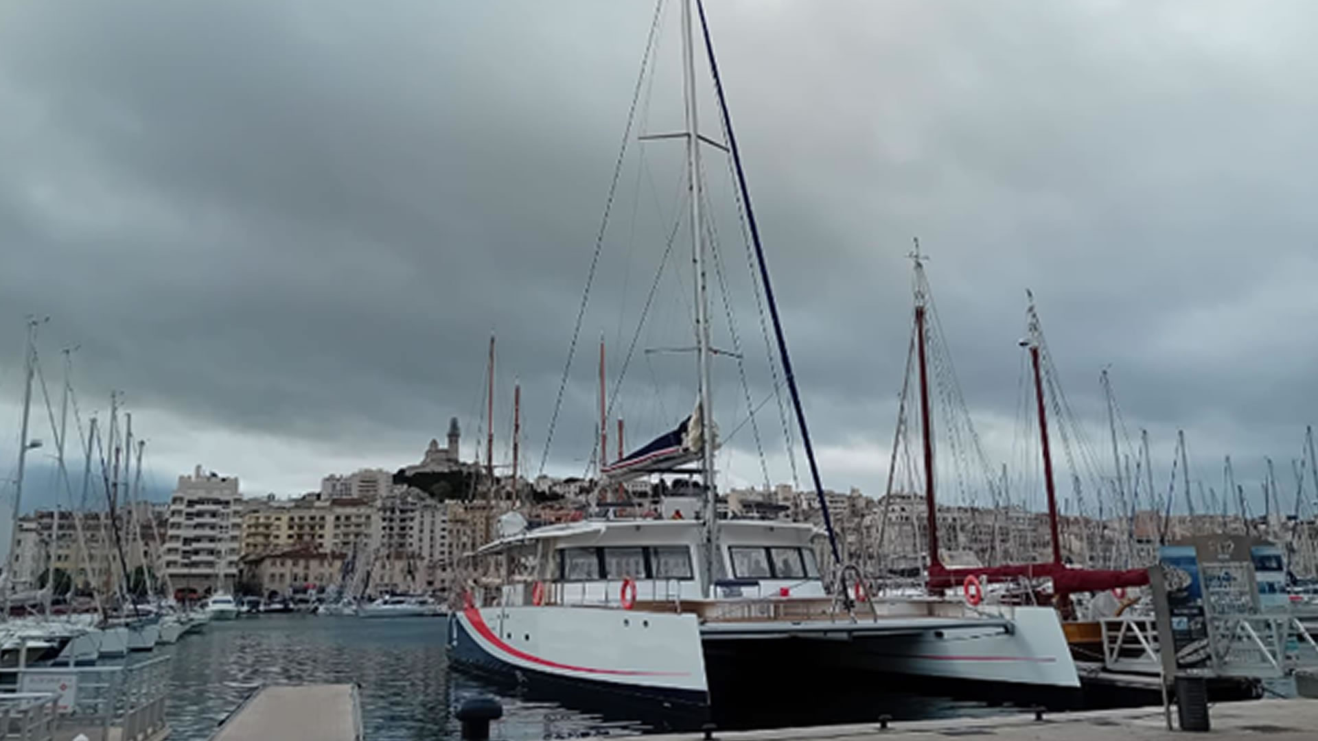 Rental rental CATAMARAN XT 180