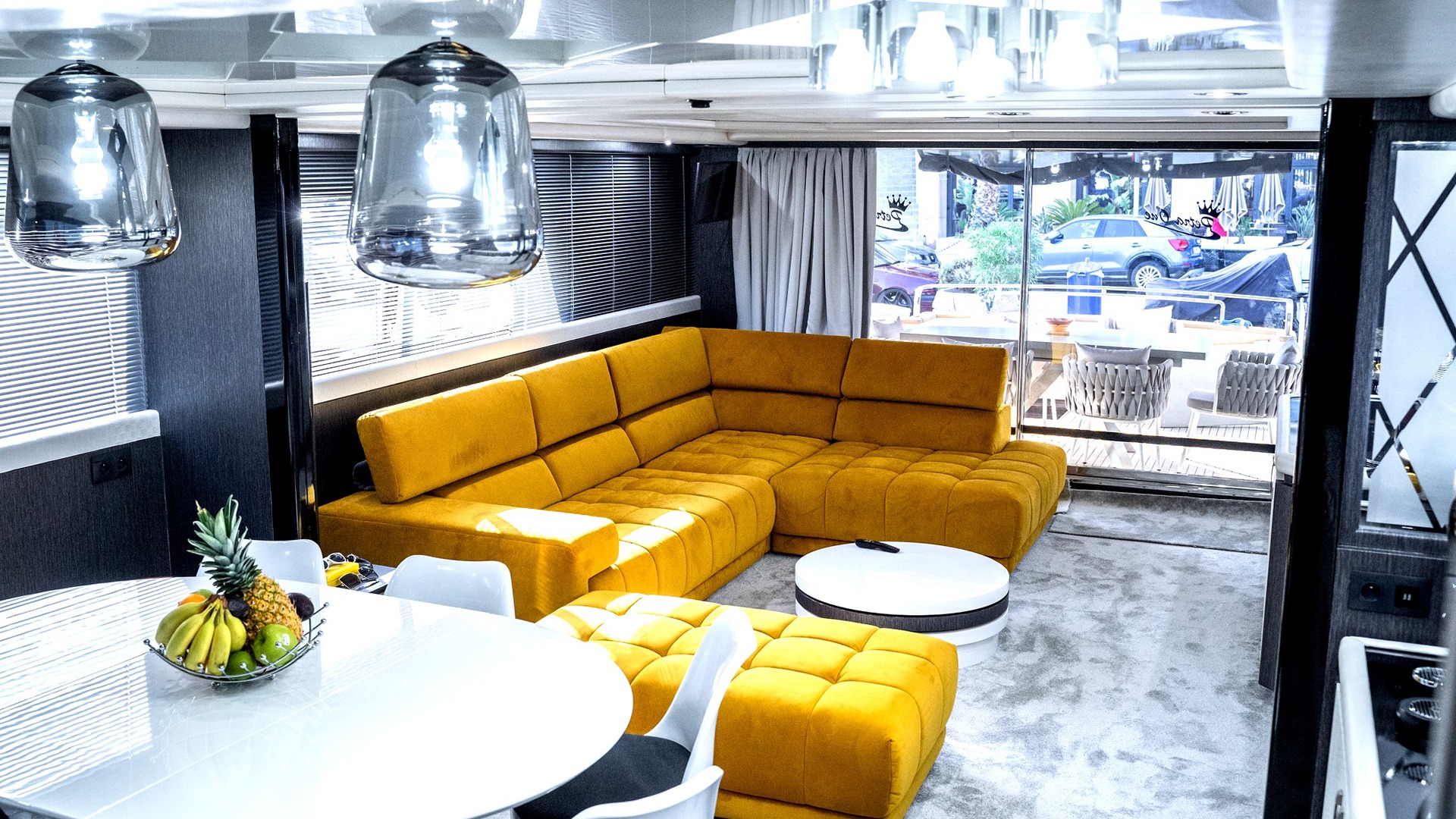 Location yachts SANLORENZO 82 SL