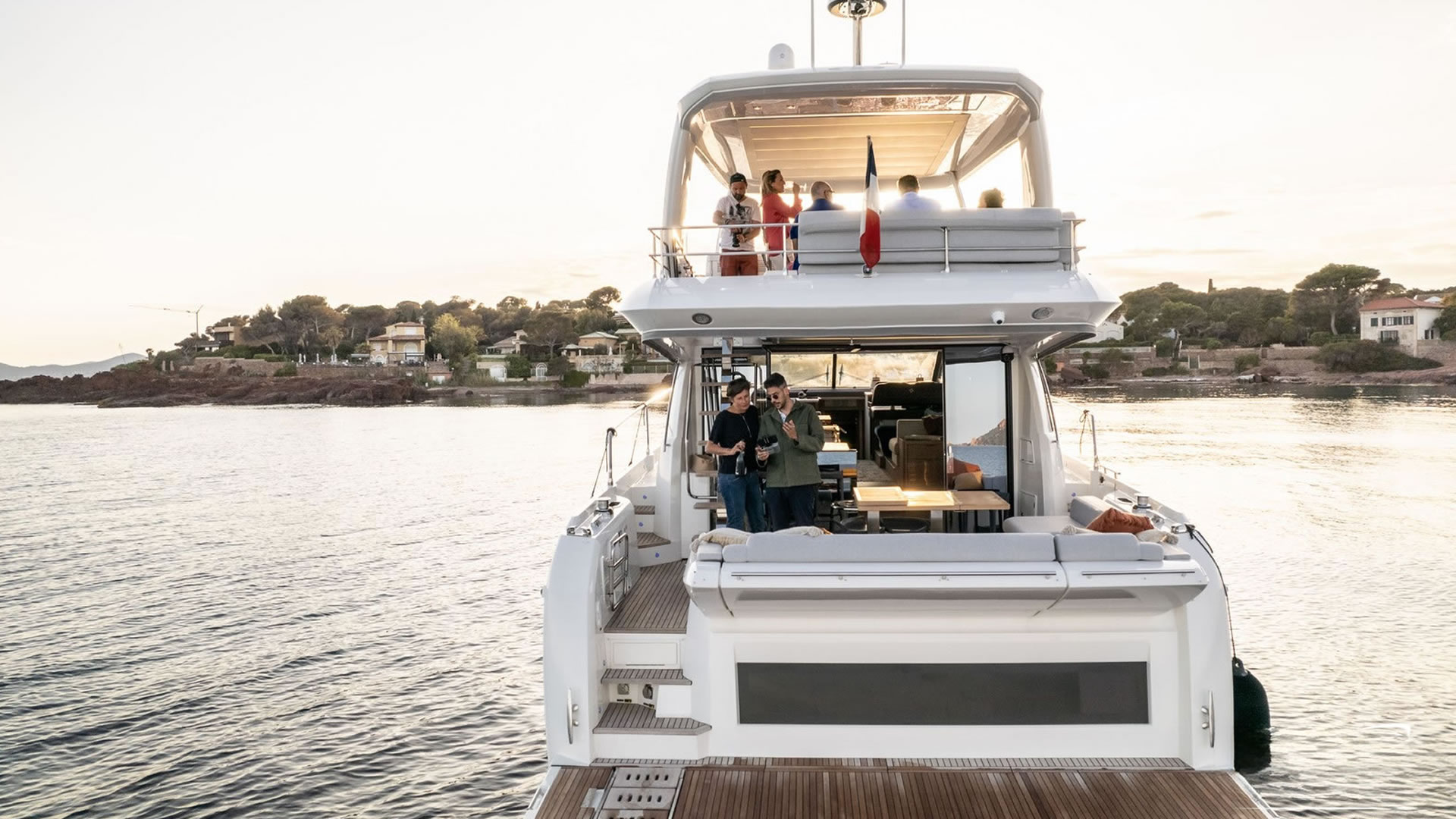Location yachts Jeanneau Prestige Fly 590