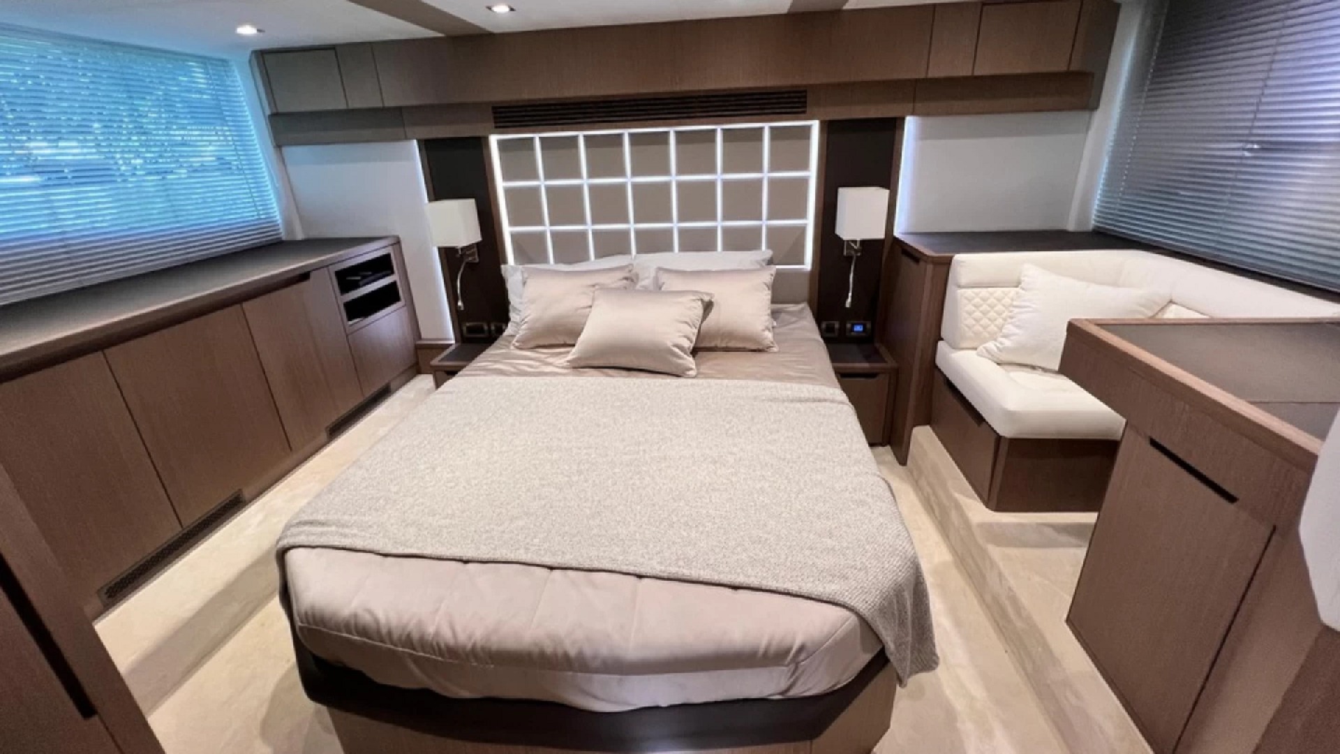 Location location GALEON 500 FLY