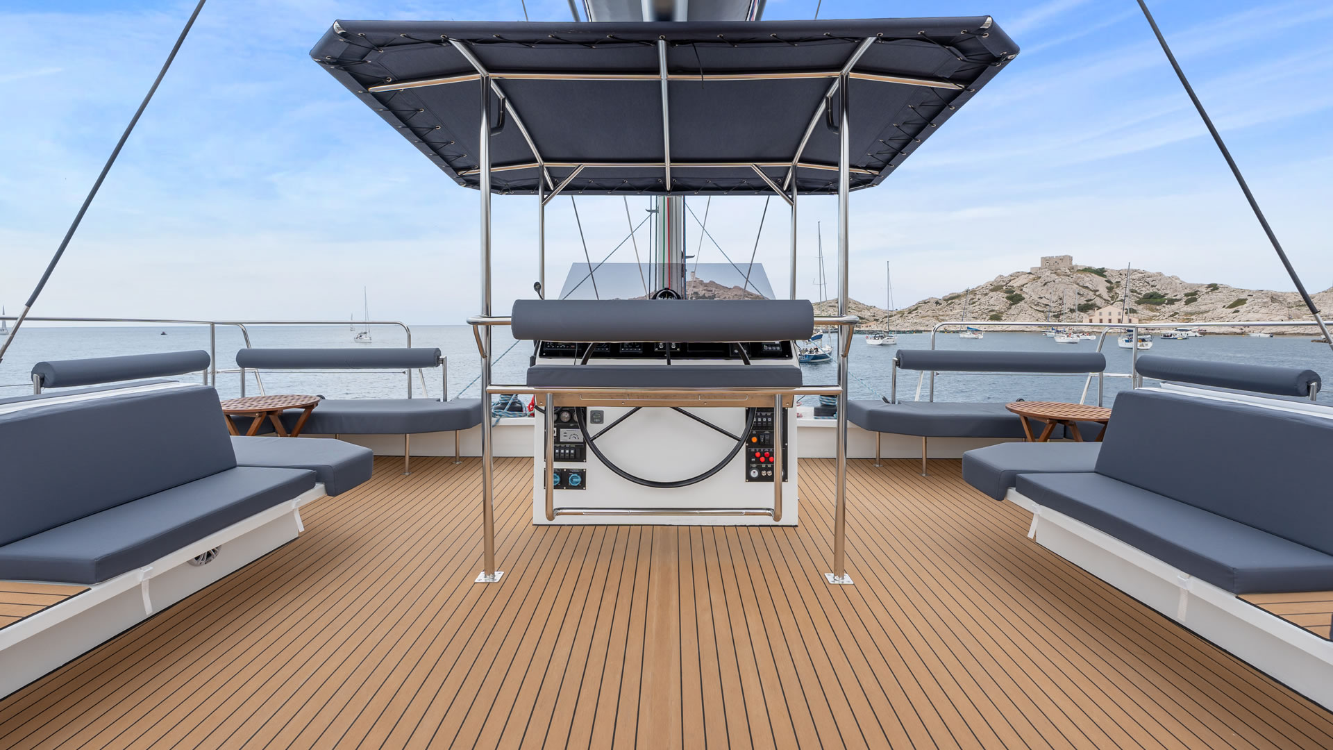 Rental rental CATAMARAN XT 180