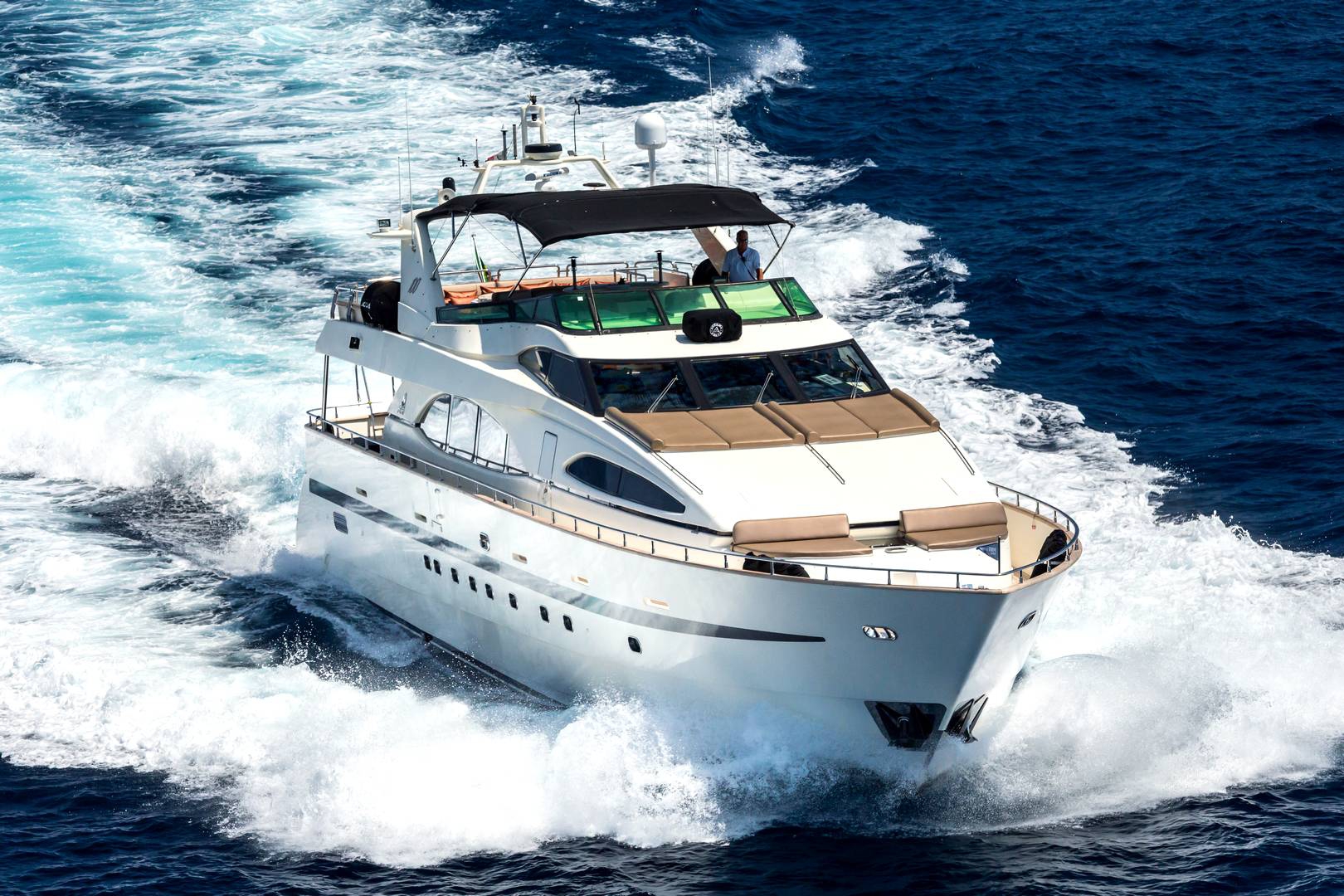 Location yachts AZIMUT 100