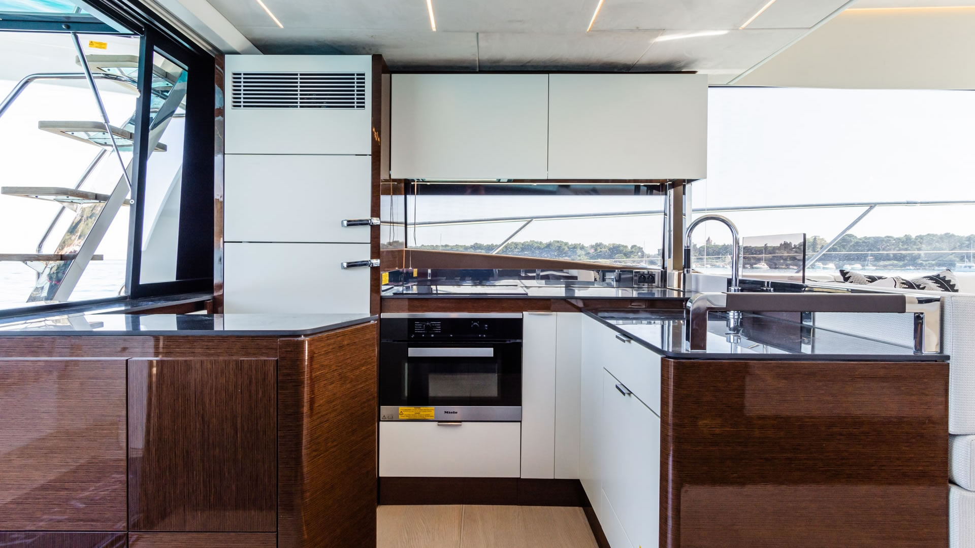 Rental rental PRESTIGE 590