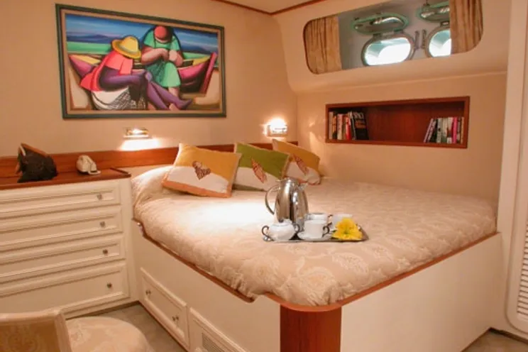 Yachts charter Ancona 132