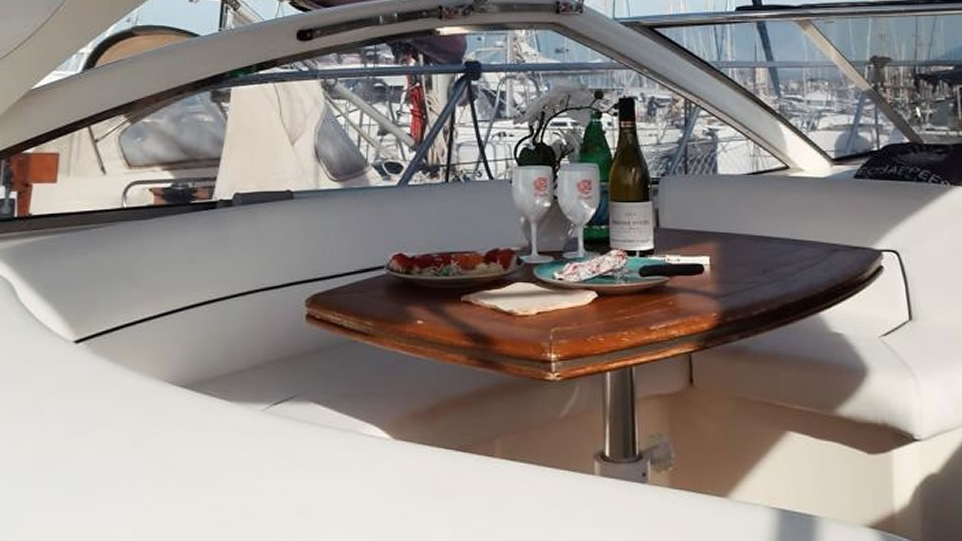 Location yachts ABSOLUTE 41