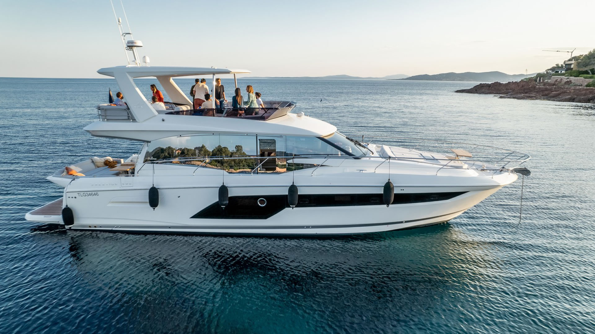 Location yachts Jeanneau Prestige Fly 590