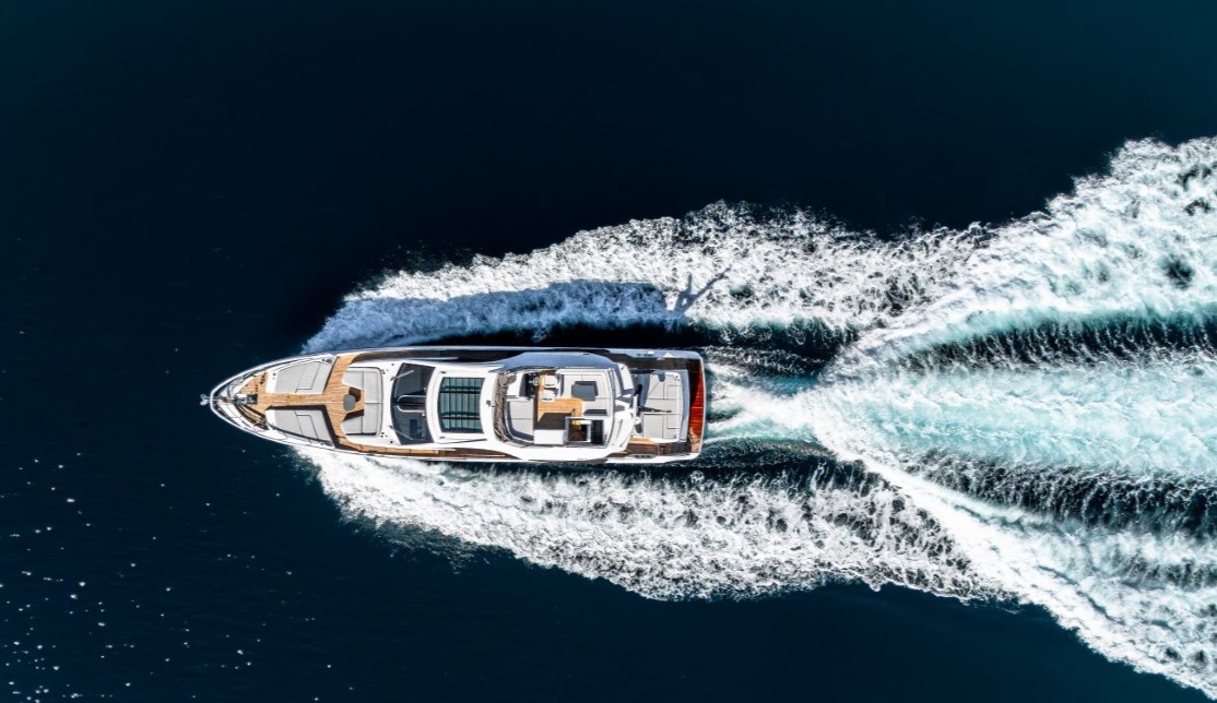 Location location AZIMUT S8