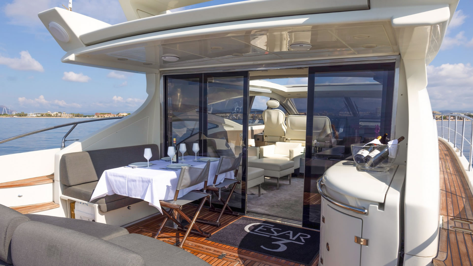 Location yachts AZIMUT 68S