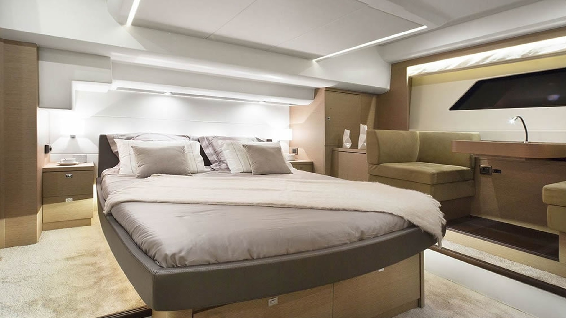 Location yachts Jeanneau Prestige Fly 560