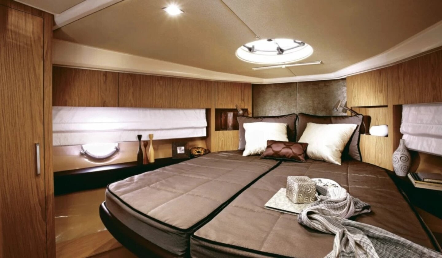 Yachts charter SESSA C43
