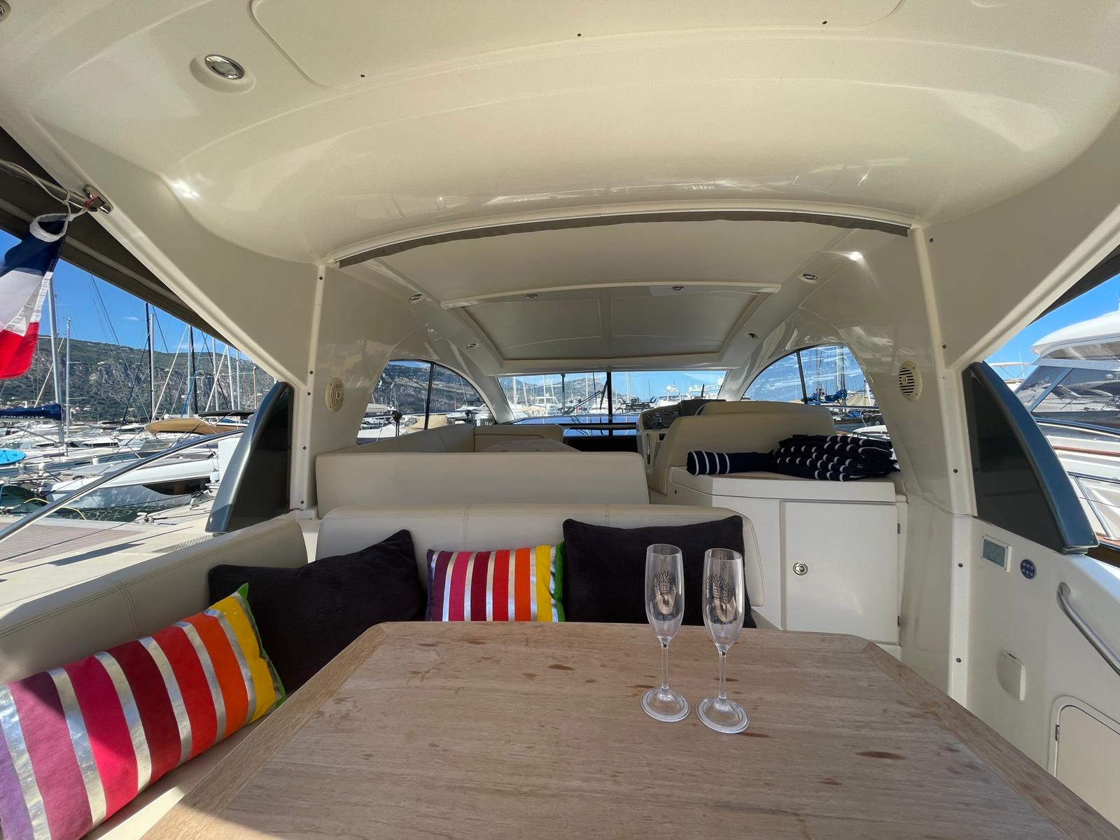 Rental rental PRESTIGE 38S