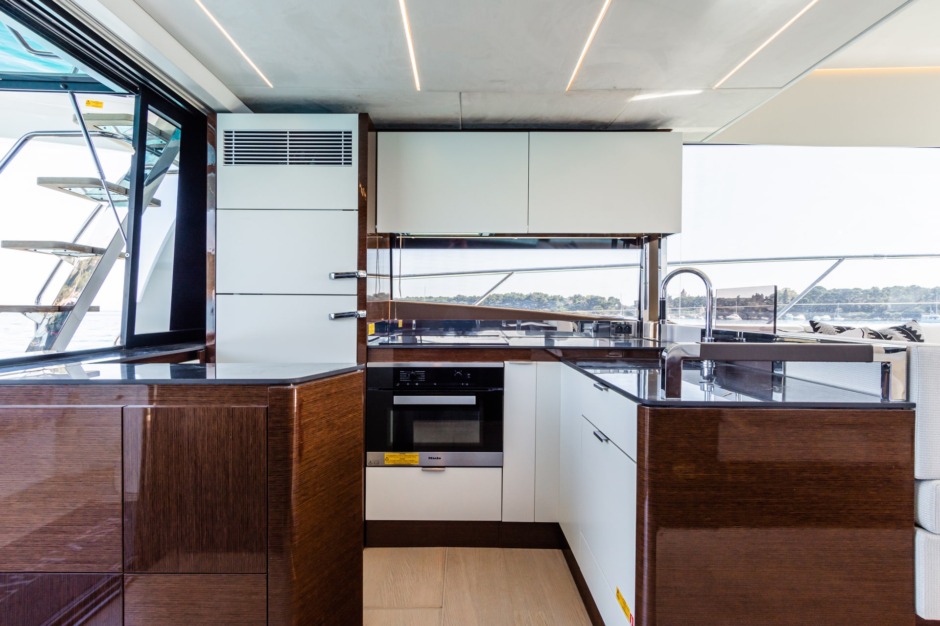 Rental rental PRESTIGE 590