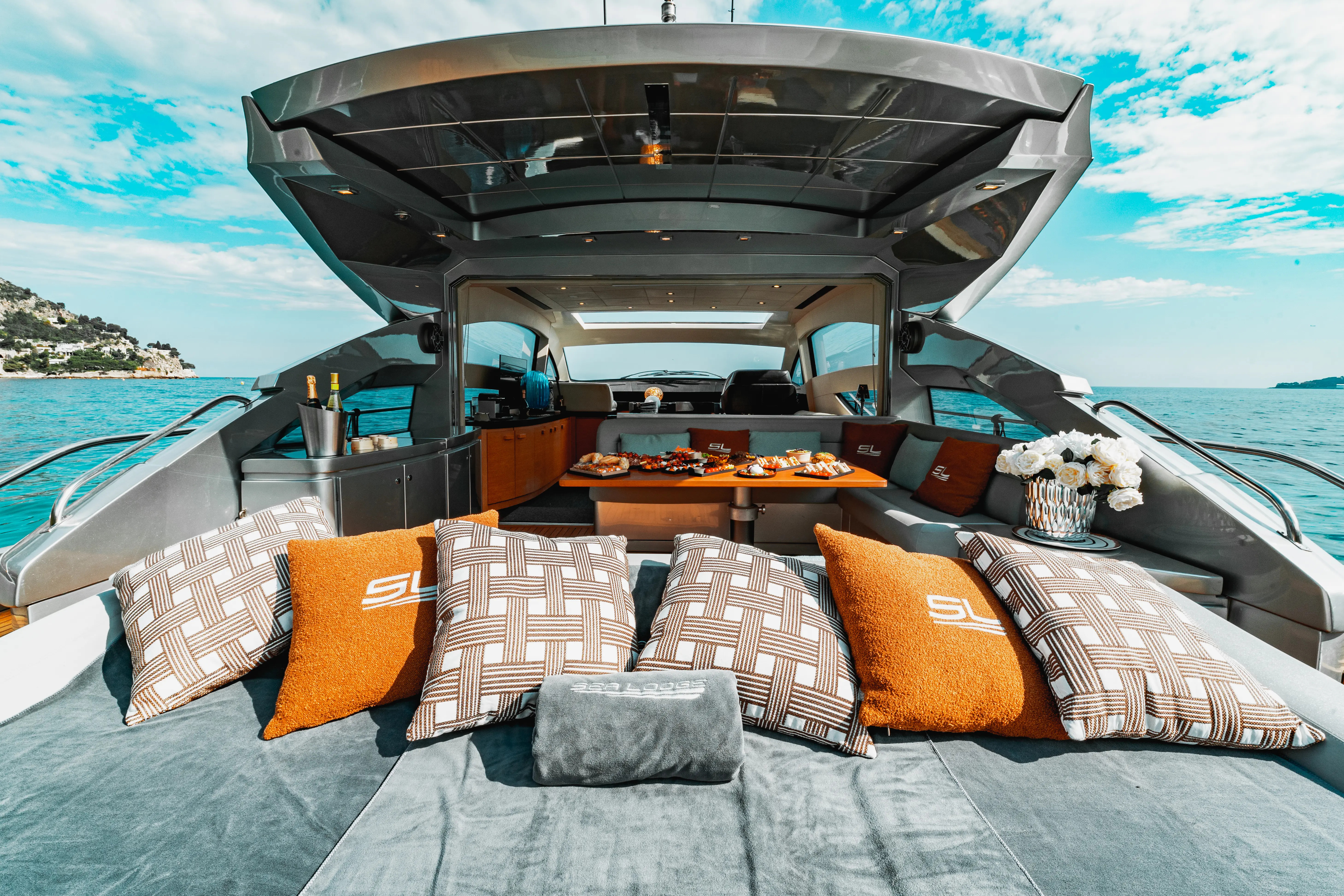 Rental rental PERSHING 64