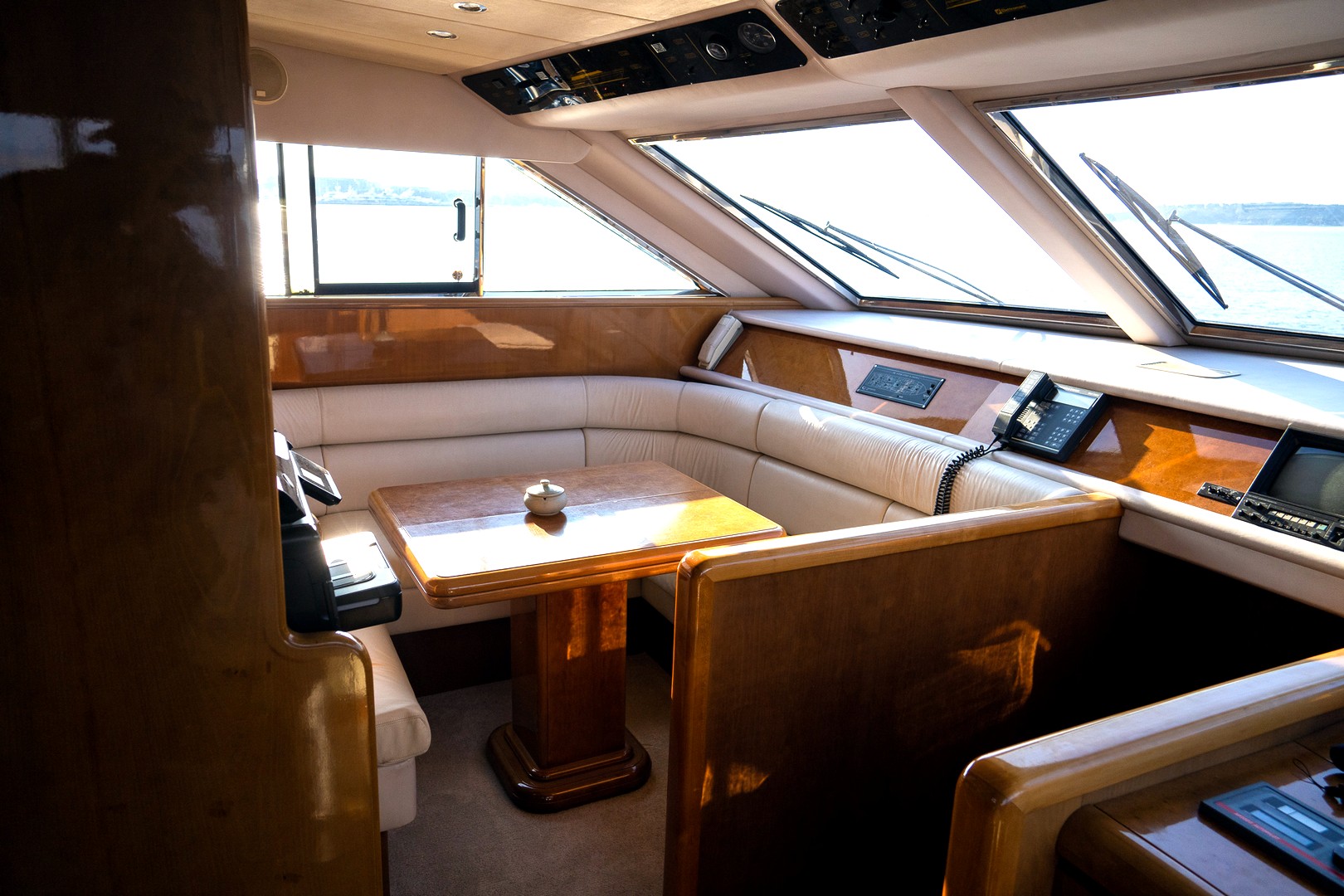 Location yachts FALCON 80S