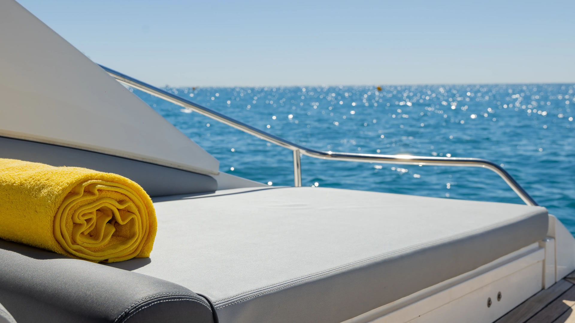 Rental rental SUNSEEKER SUPERHAWK 43