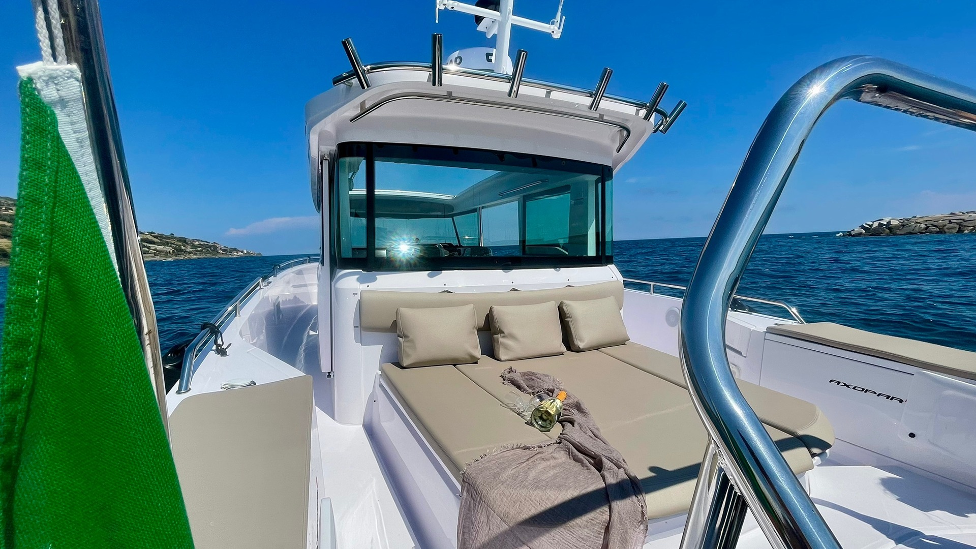 Location yachts Axopar 37XC