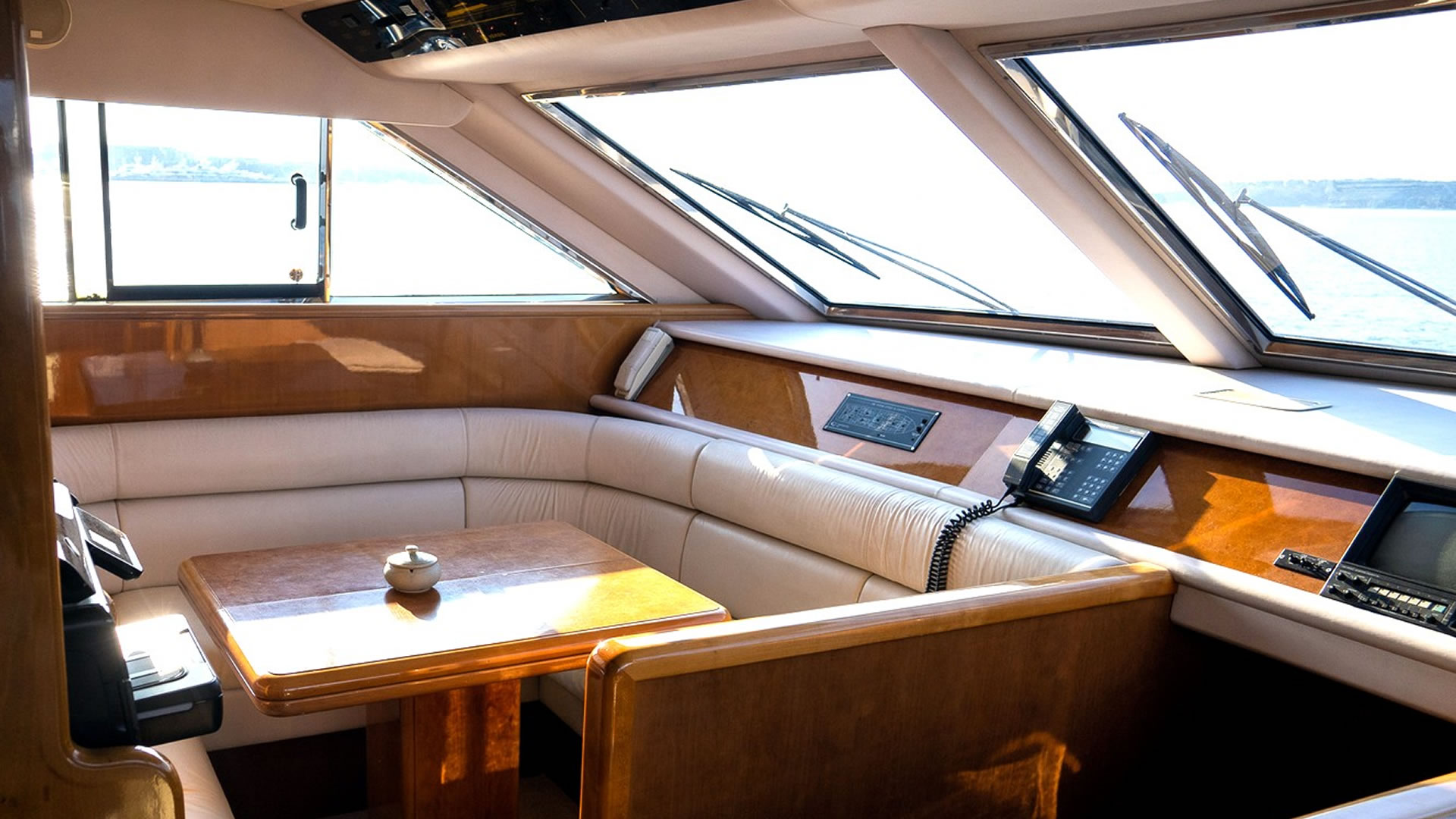 Location yachts FALCON 80S