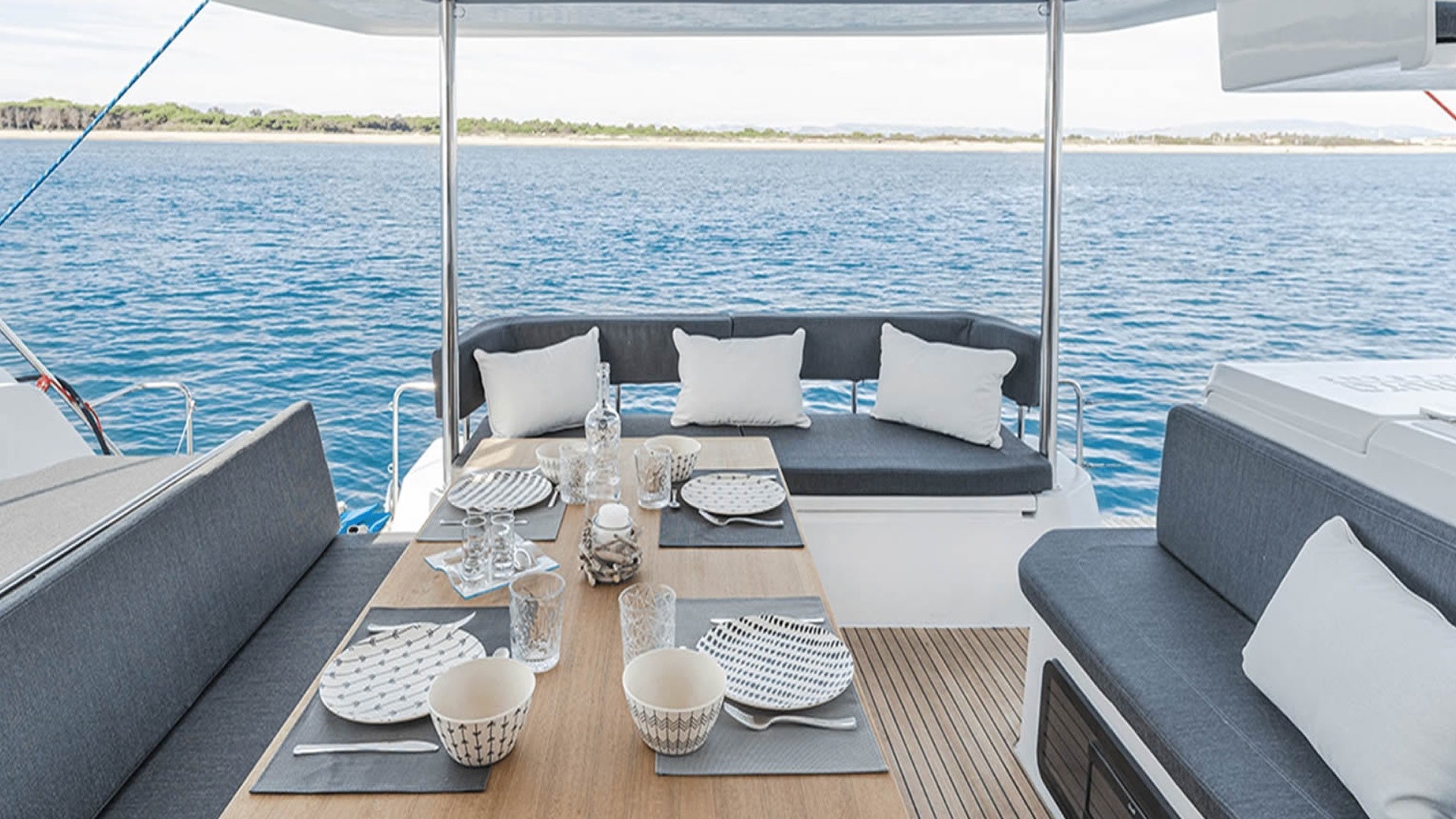 Catamarans rental CATAMARAN XT 20