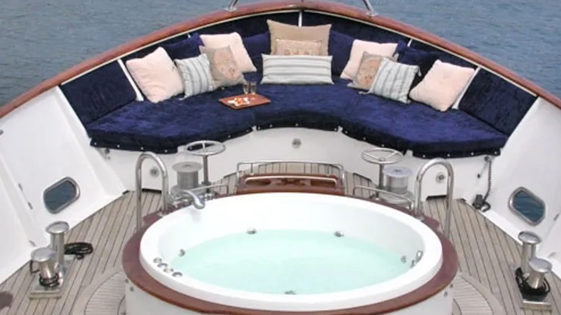 Location yachts Ancona 132