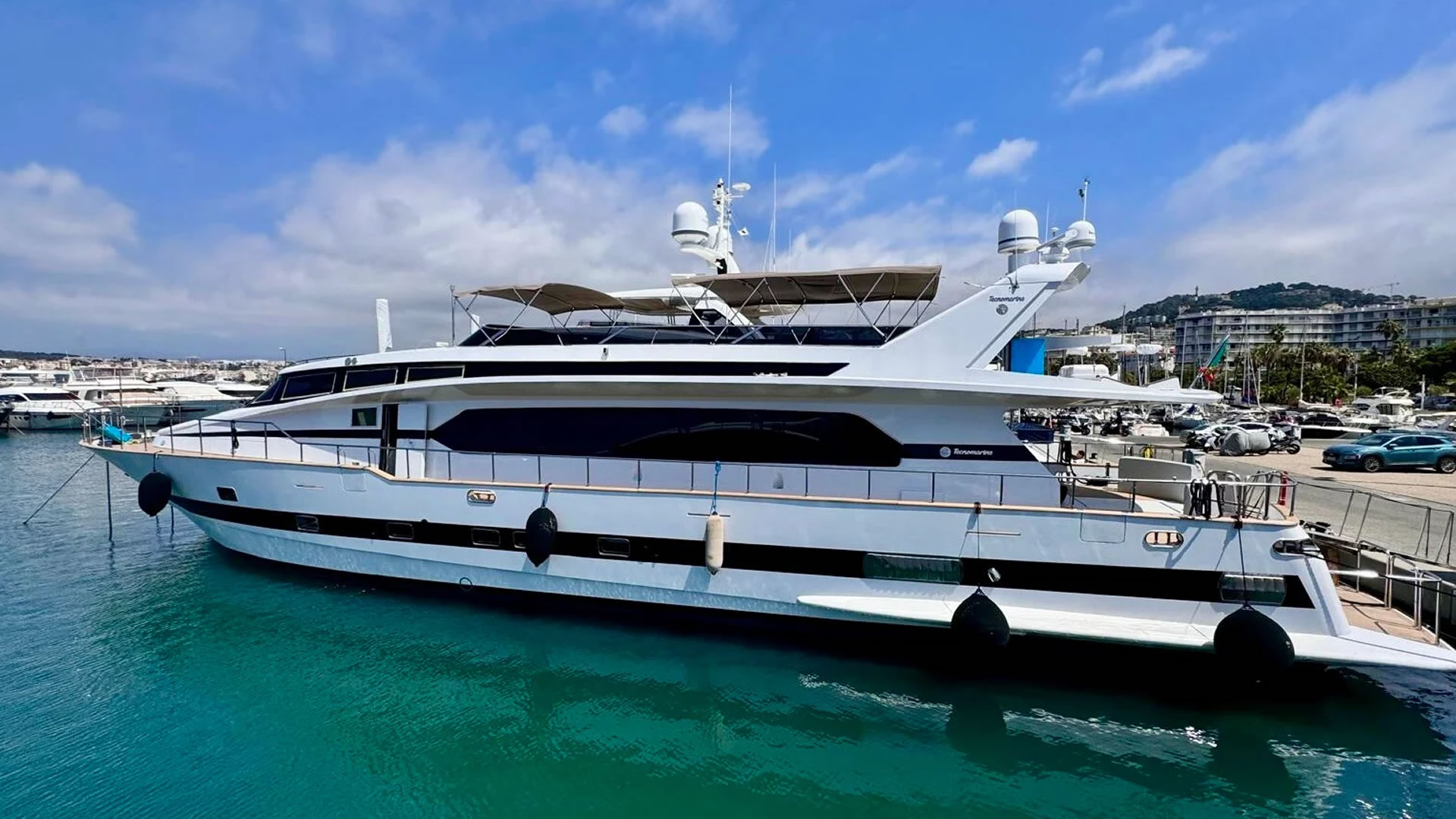 Location yachts Technomarine 103