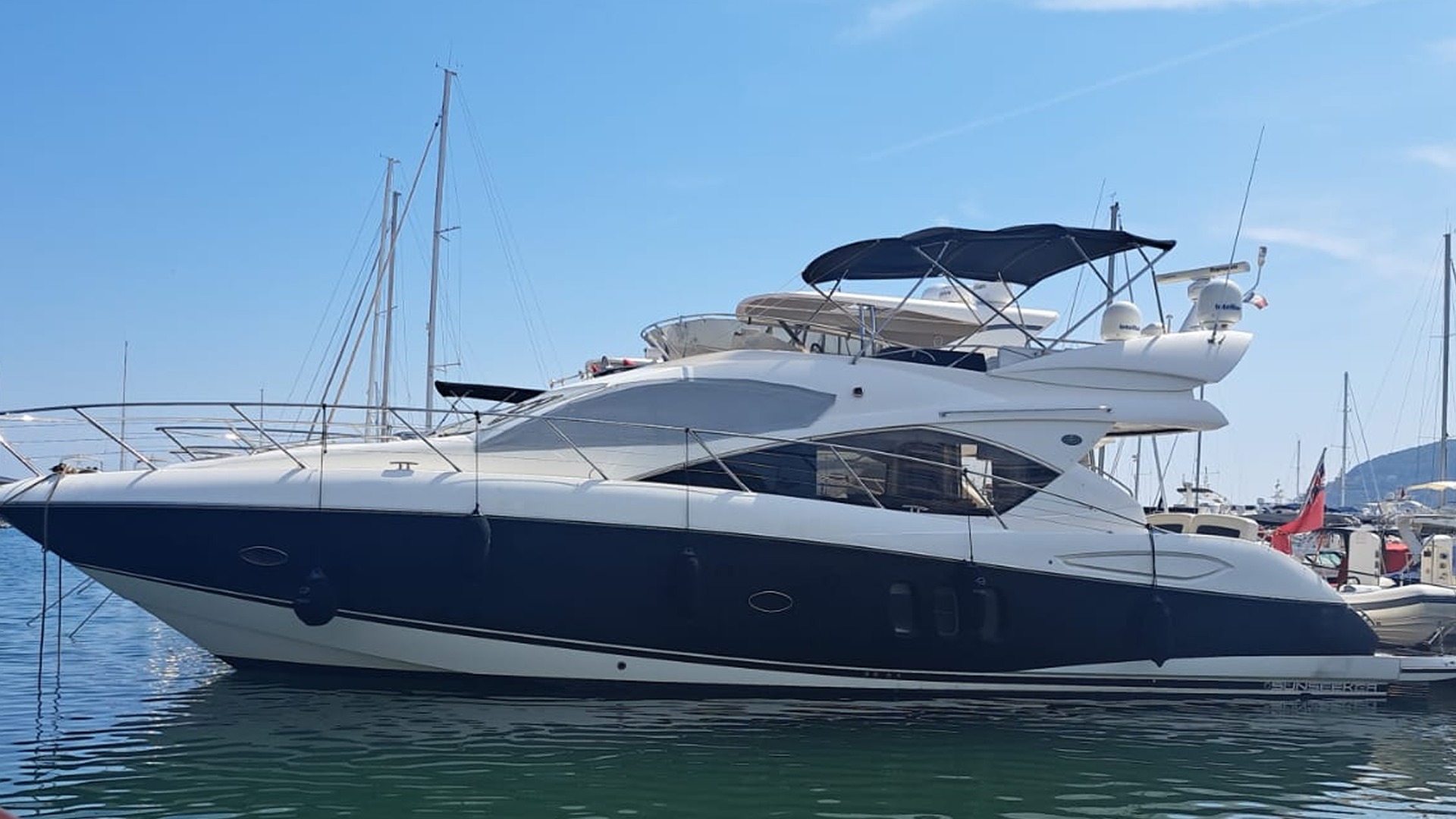 Rental rental SUNSEEKER MANHATTAN 56 AVEC STABILISATEUR