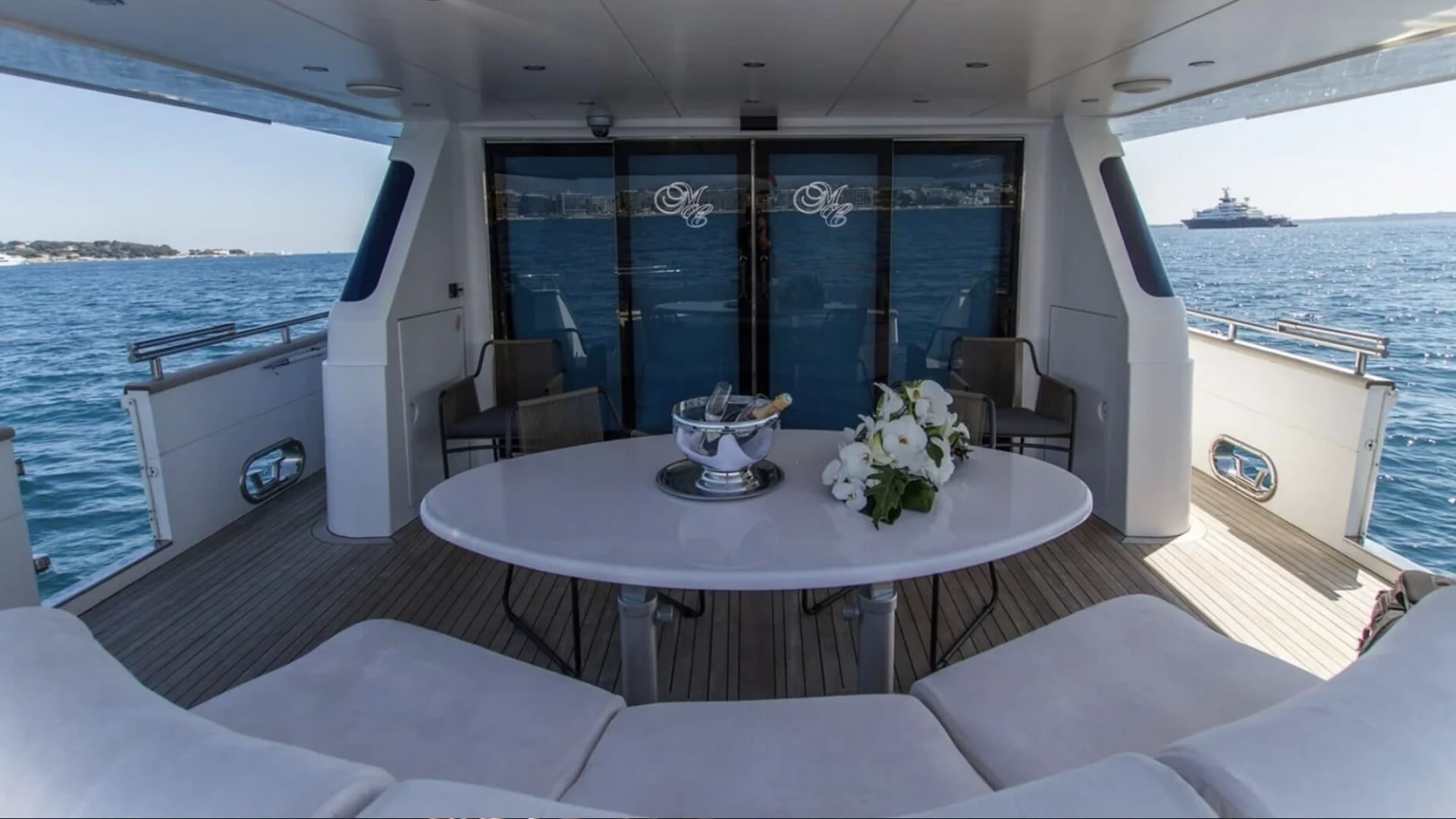 Location yachts Versilcraft 98