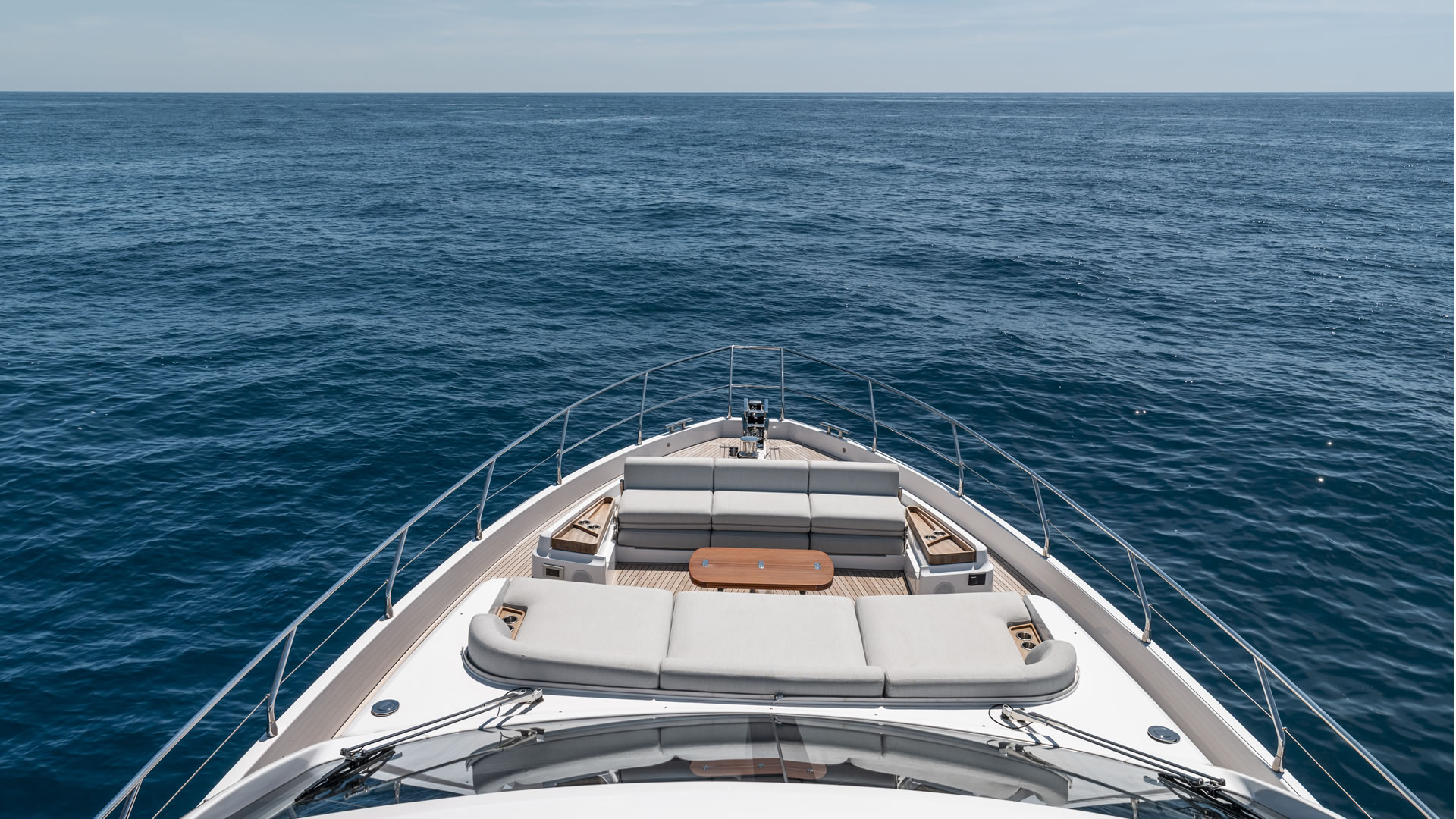 Location location AZIMUT 68 FLY