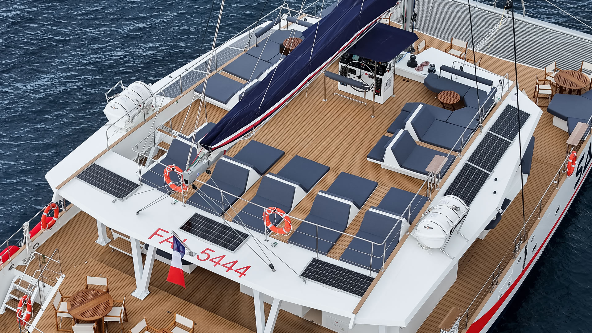 Rental rental CATAMARAN XT 180