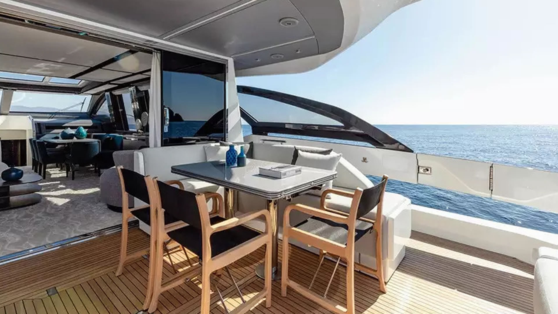 Rental rental AZIMUT S8