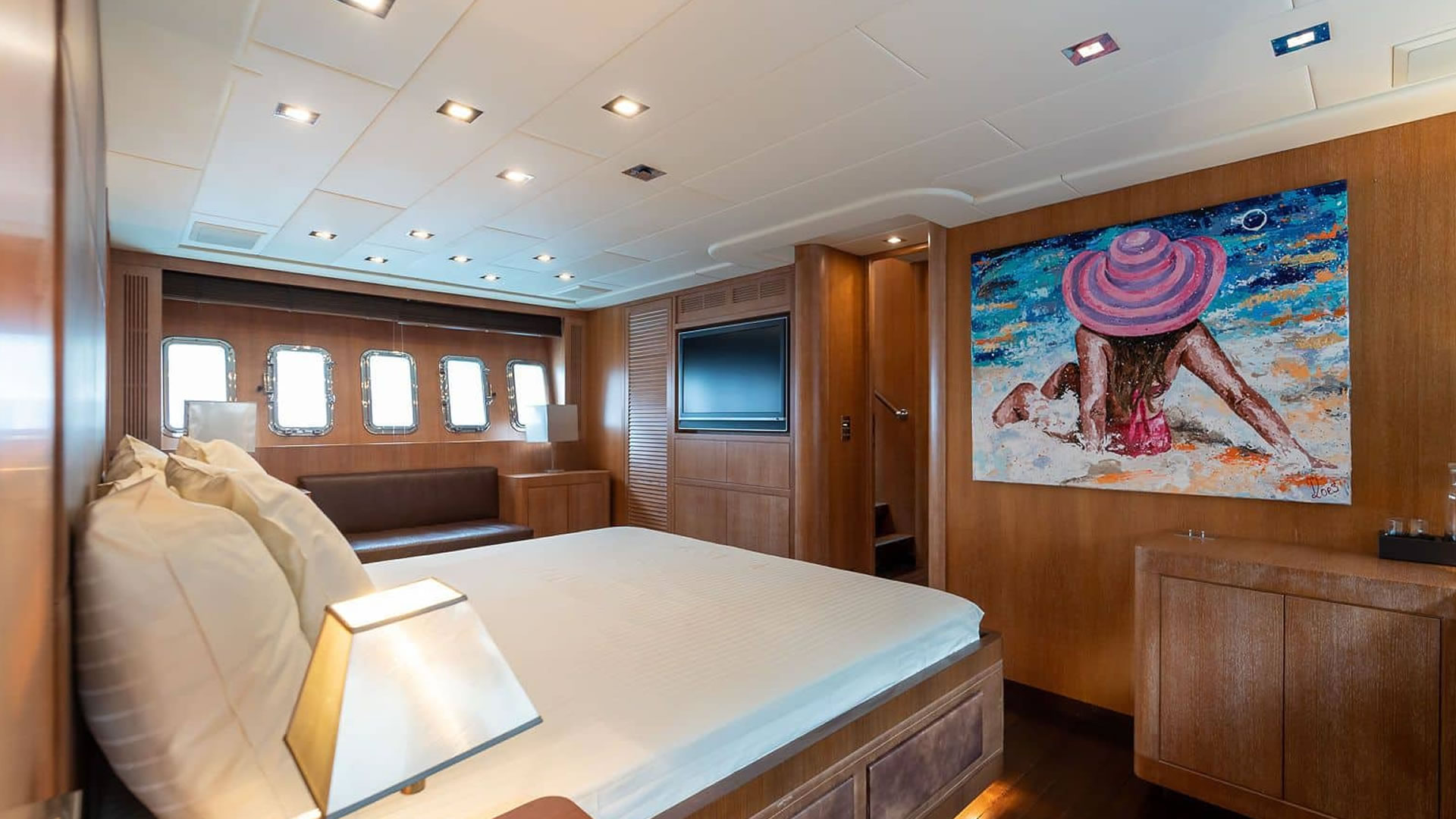 Location location MANGUSTA 92