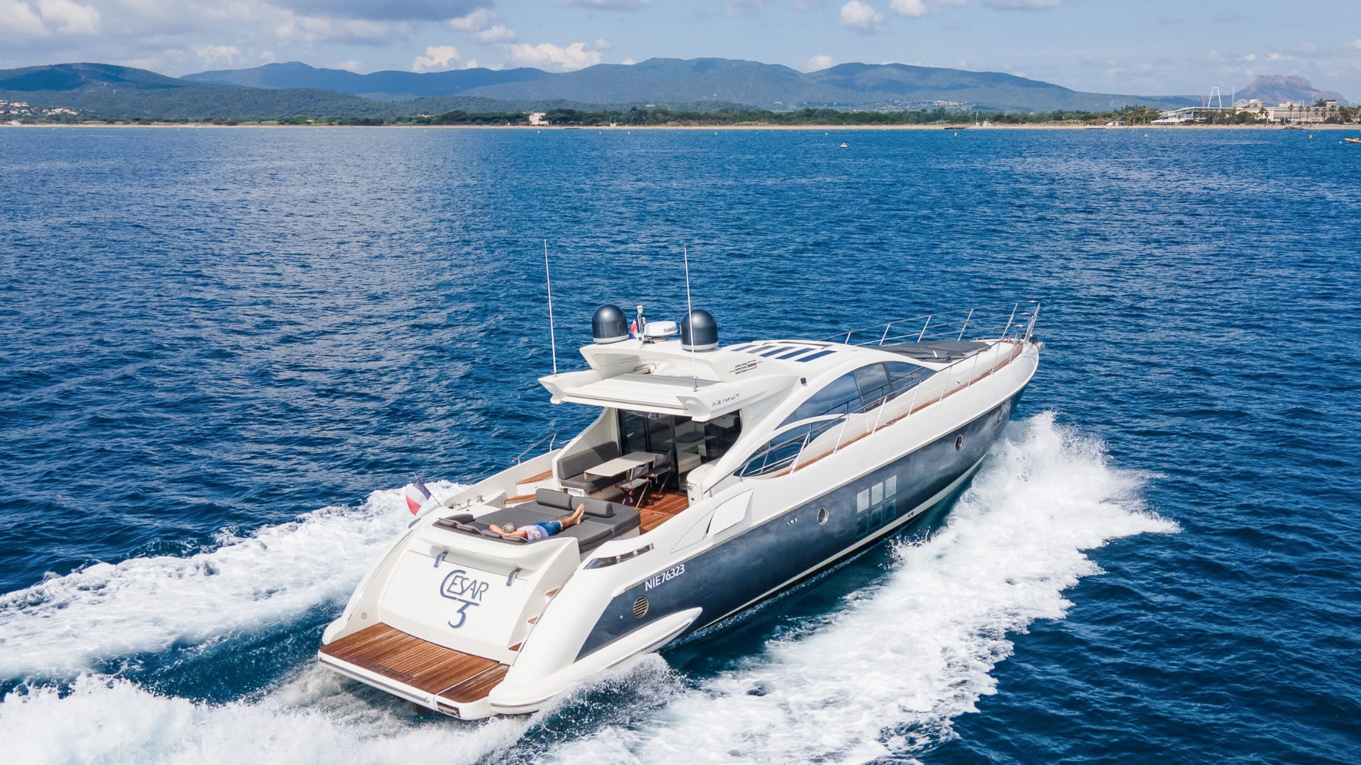 Location yachts AZIMUT 68S