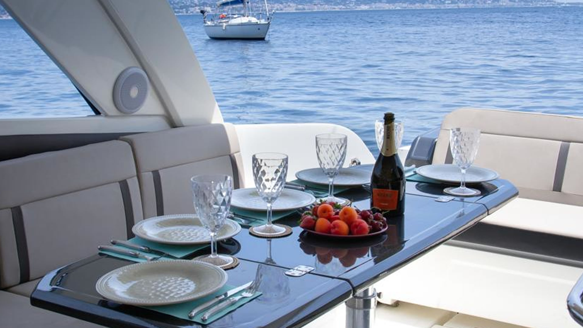 Rental rental AZIMUT 53