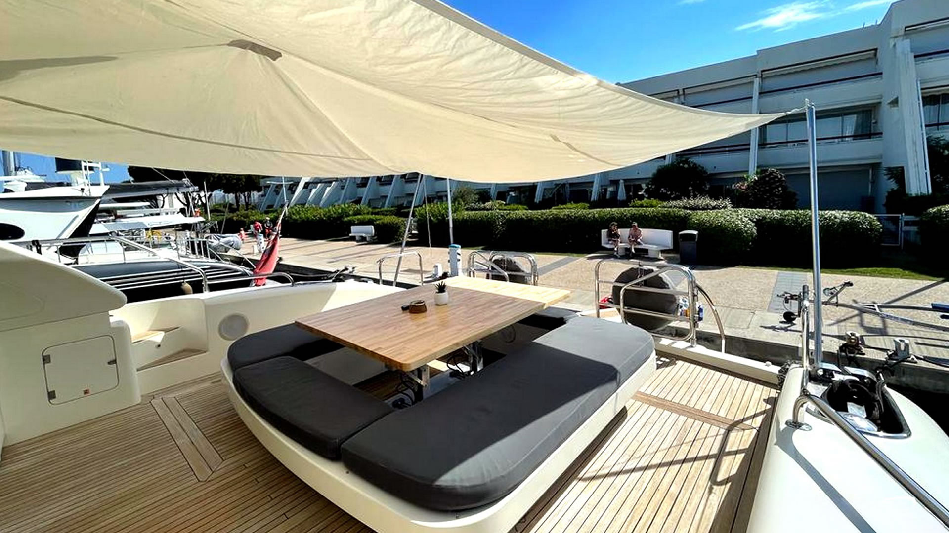 Location yachts Leopard 24